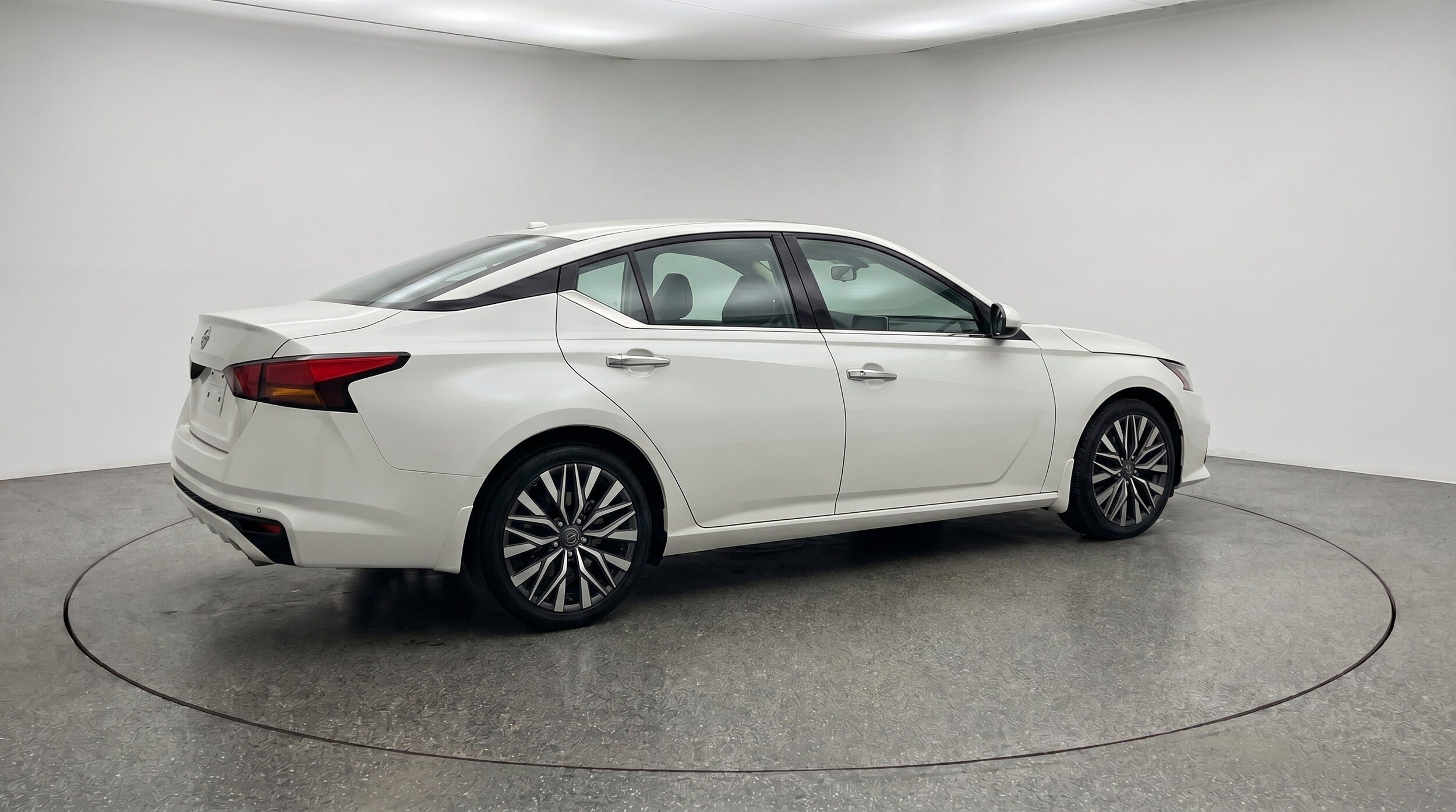 Thumbnail: 2025 Nissan Altima - 9