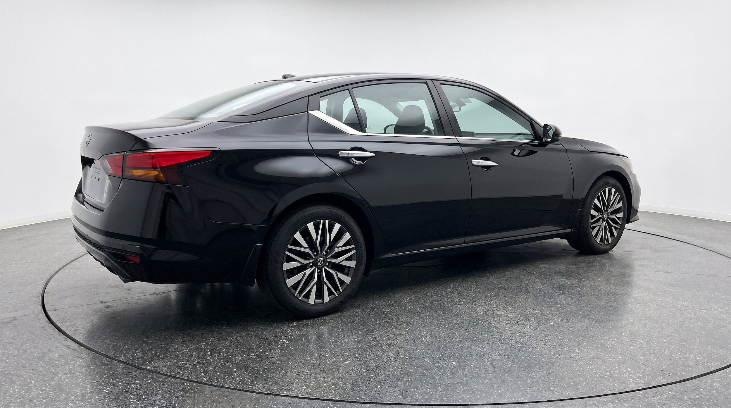 Thumbnail: 2025 Nissan Altima - 9