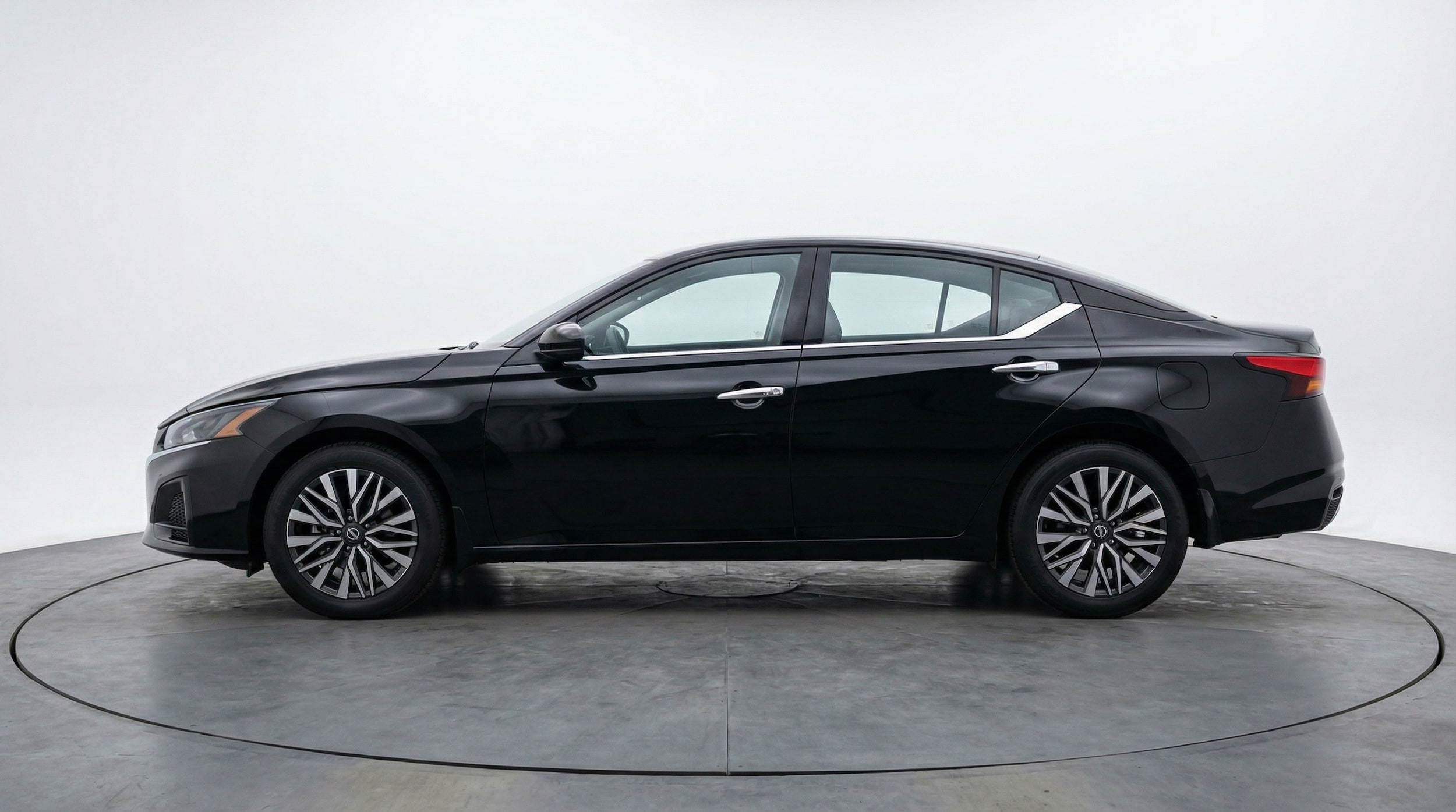 Thumbnail: 2025 Nissan Altima - 4