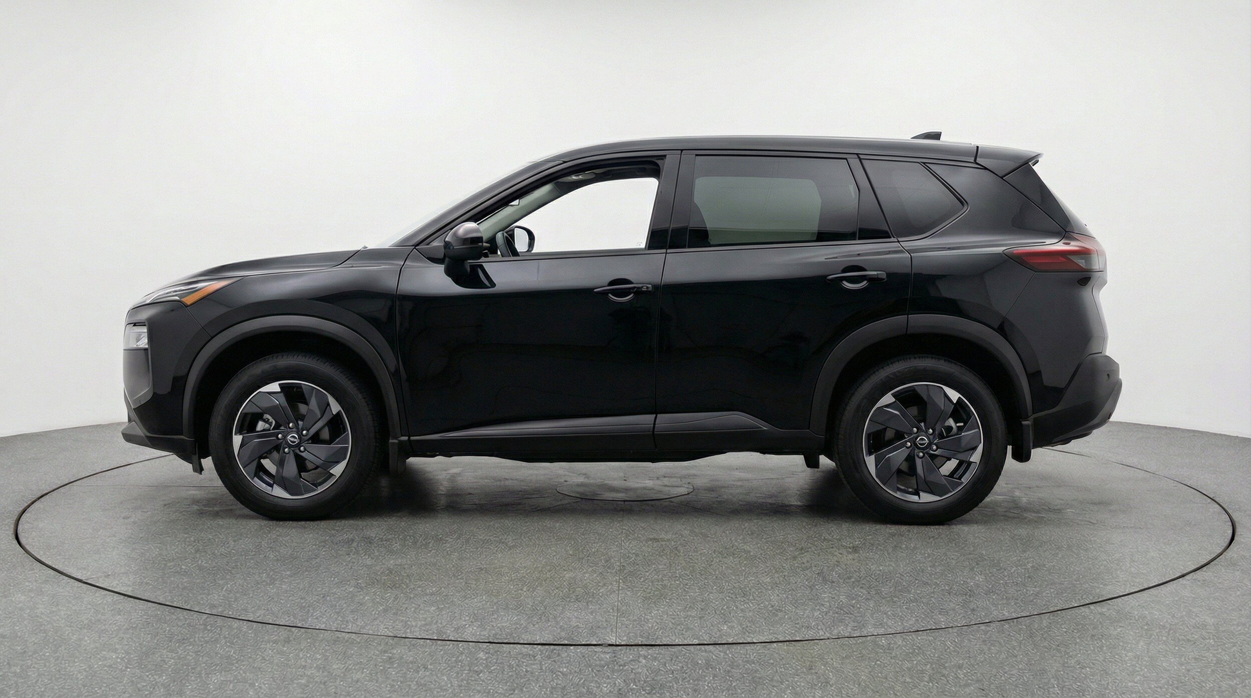 Thumbnail: 2025 Nissan Rogue - 5