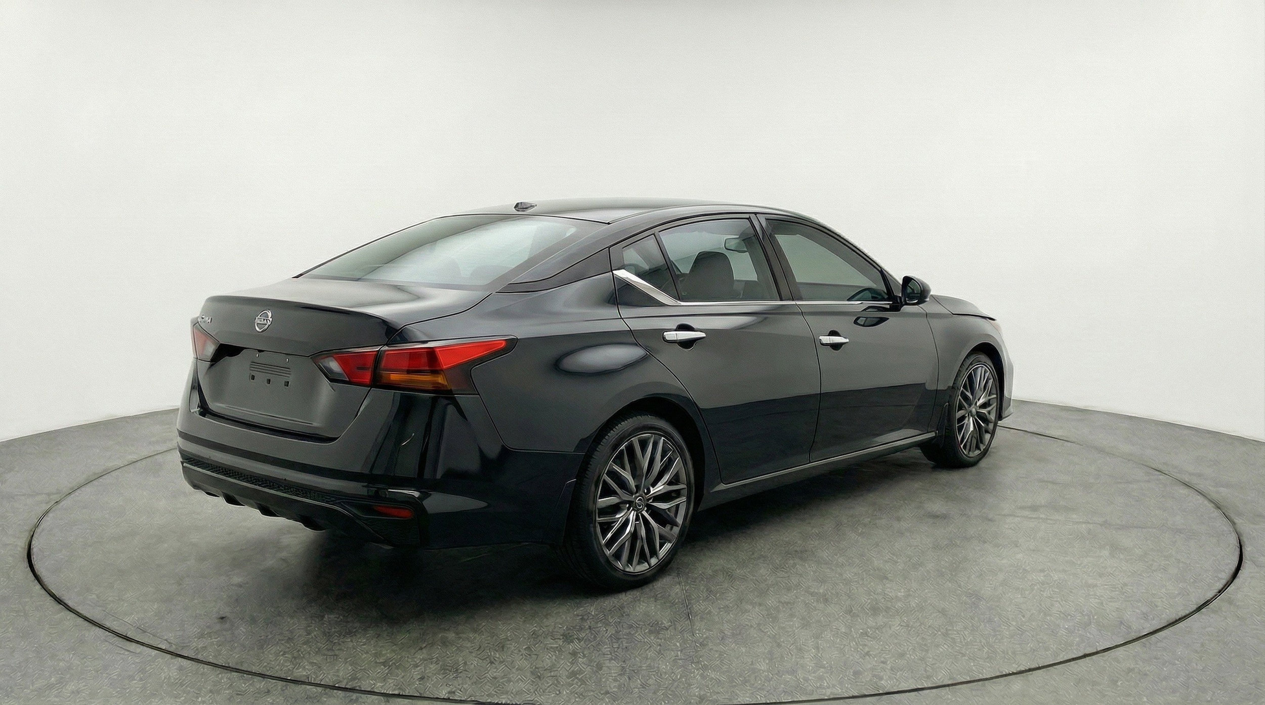 Thumbnail: 2025 Nissan Altima - 9