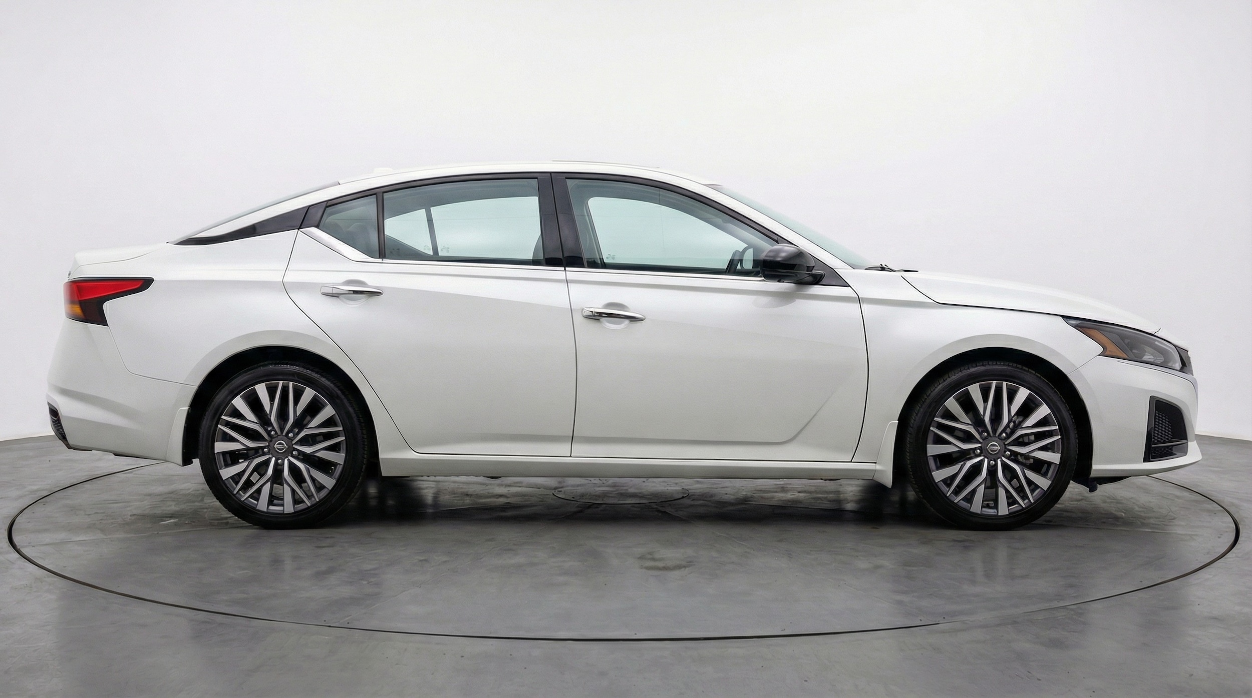 Thumbnail: 2025 Nissan Altima - 8