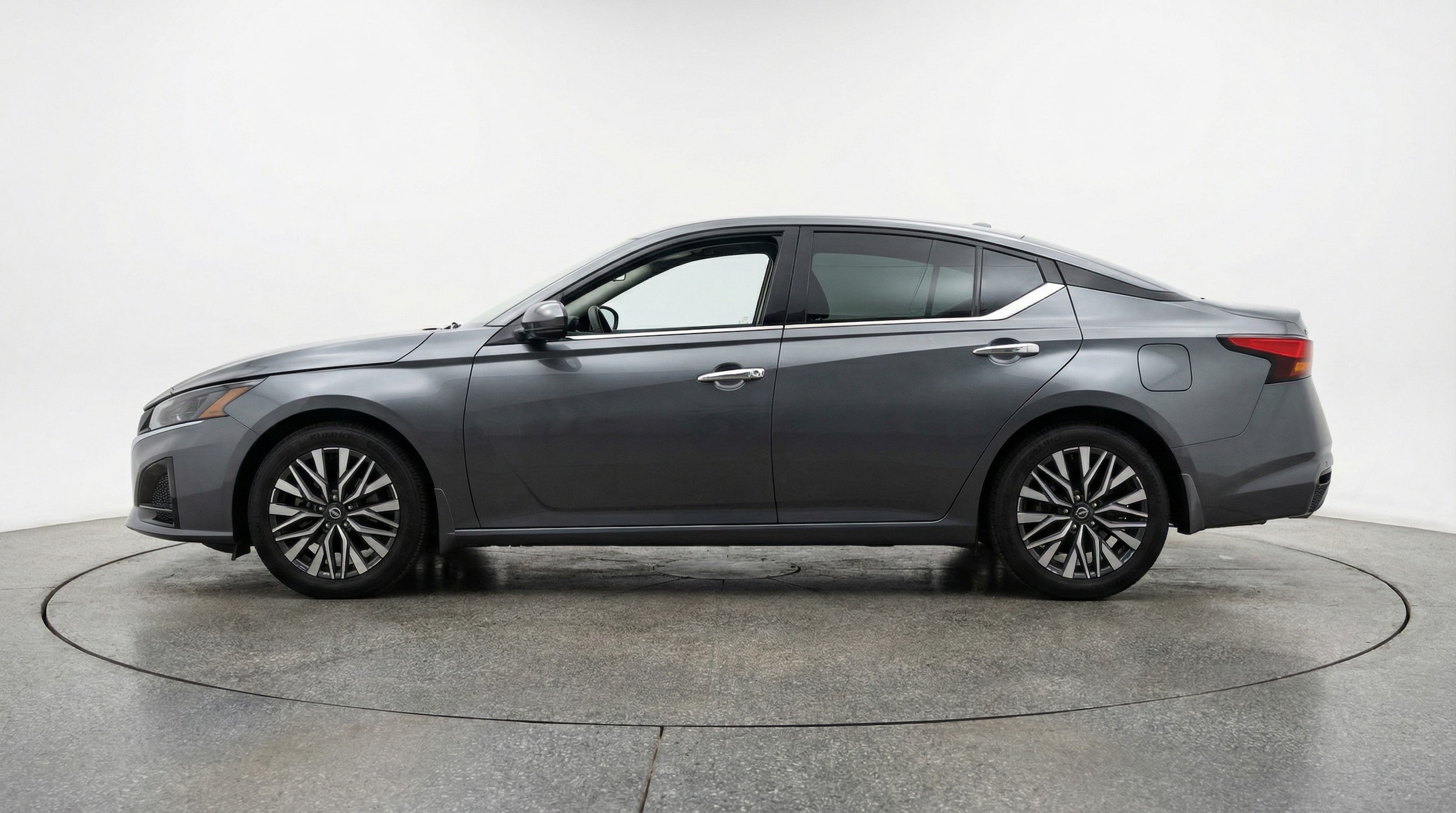 Thumbnail: 2025 Nissan Altima - 4