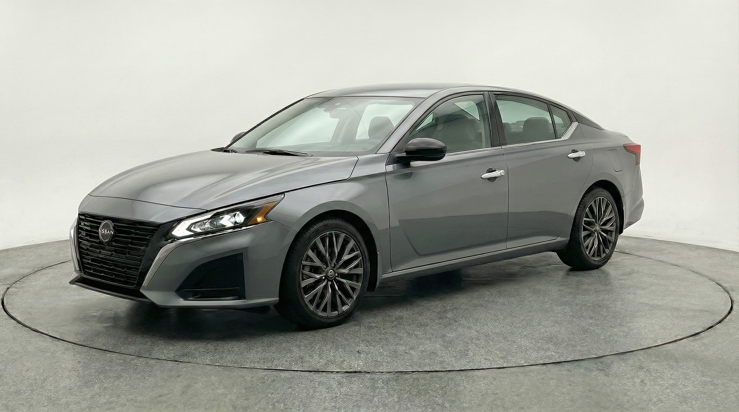 Thumbnail: 2025 Nissan Altima - 3