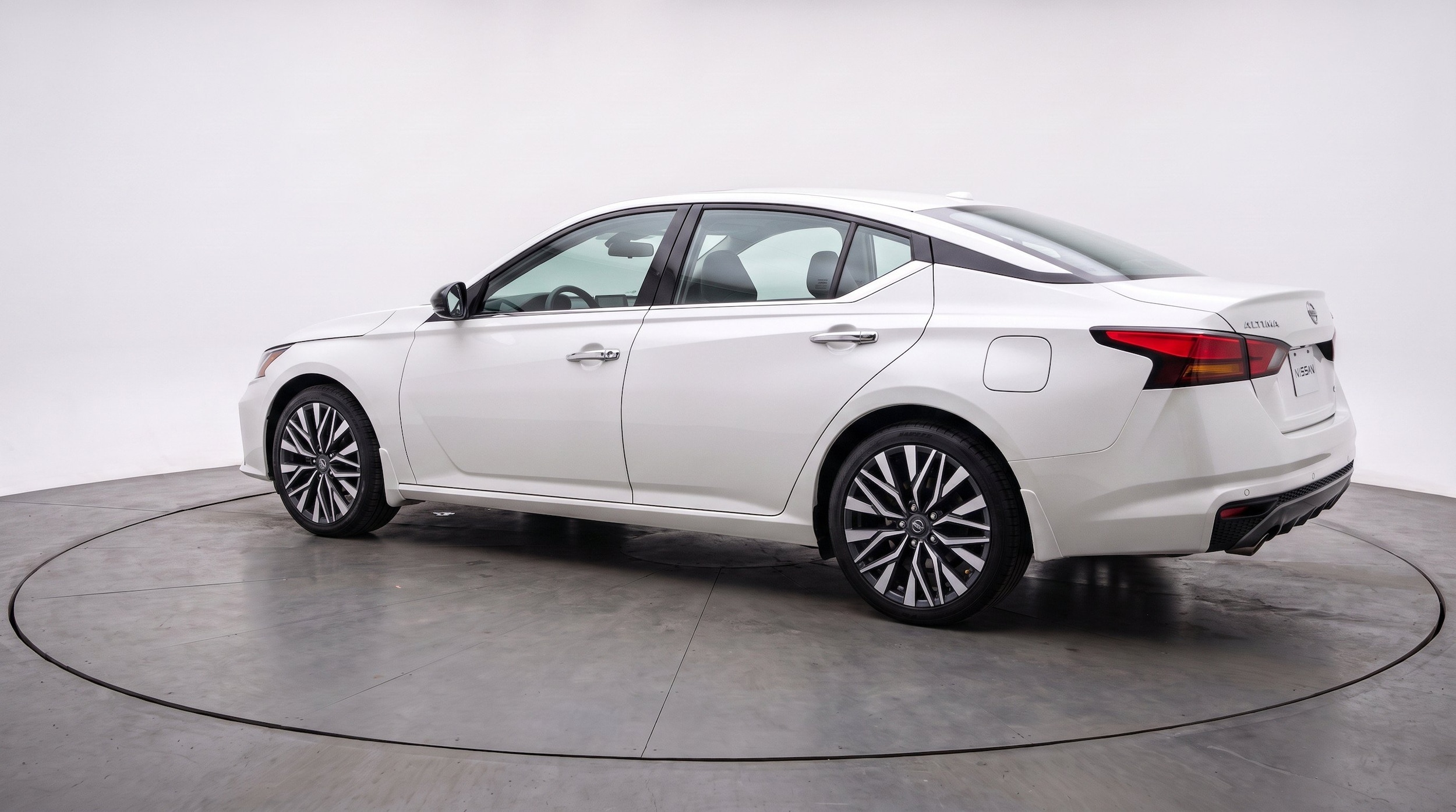 Thumbnail: 2025 Nissan Altima - 6