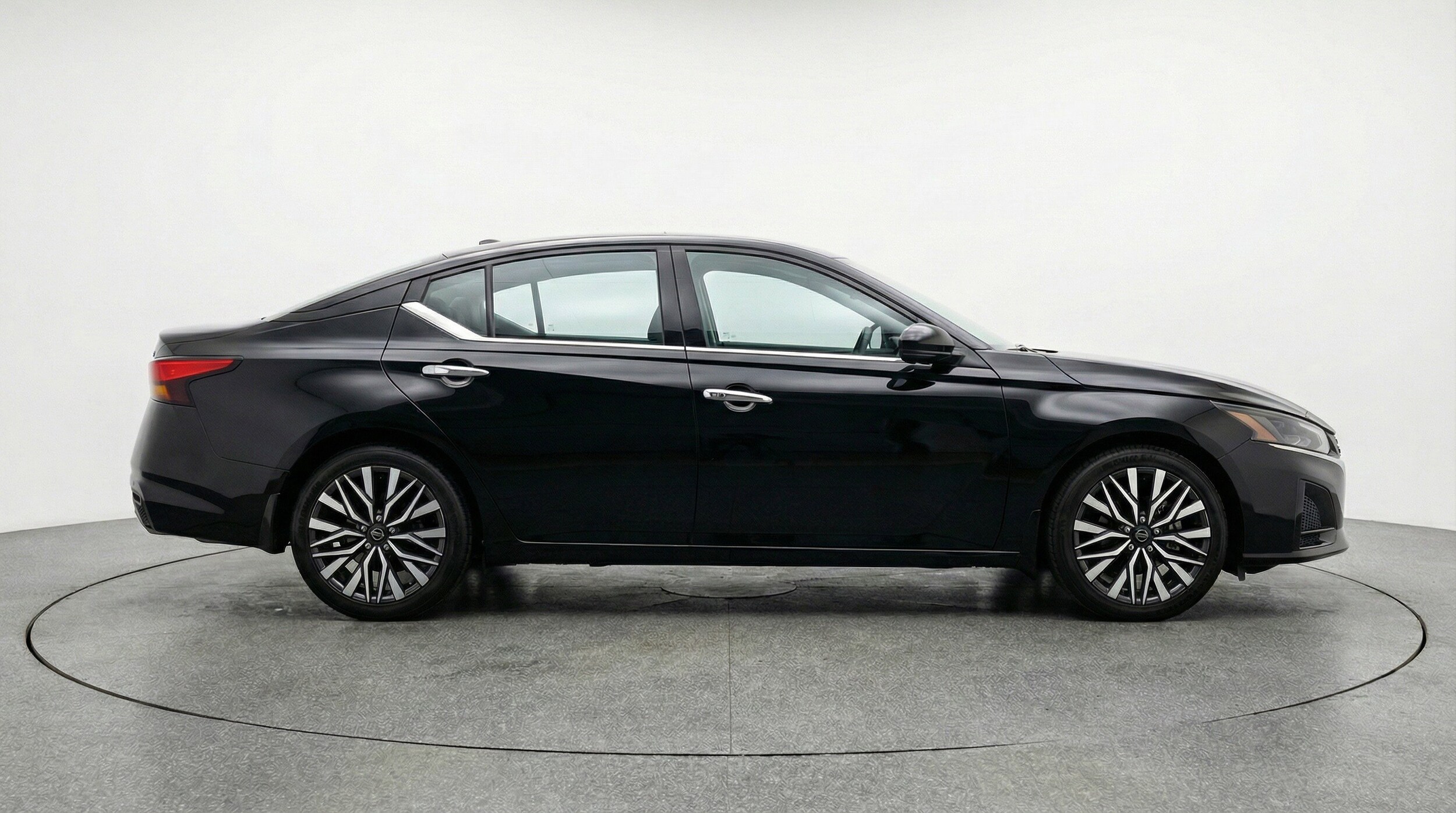 Thumbnail: 2025 Nissan Altima - 11