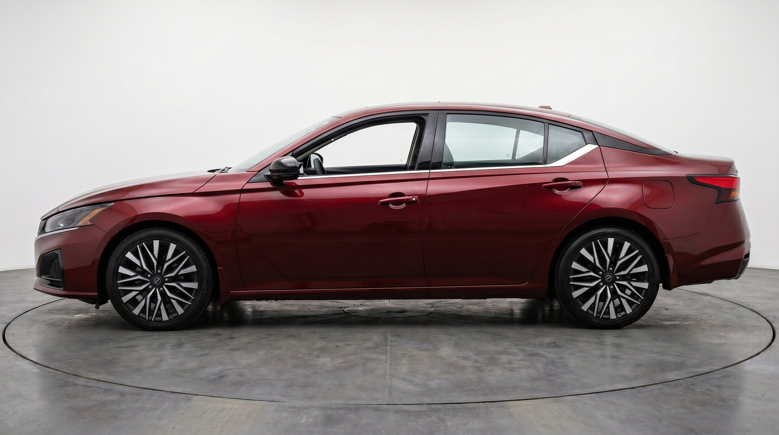 Thumbnail: 2025 Nissan Altima - 5