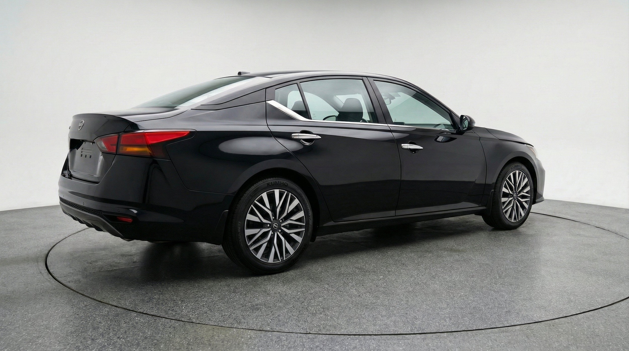 Thumbnail: 2025 Nissan Altima - 9