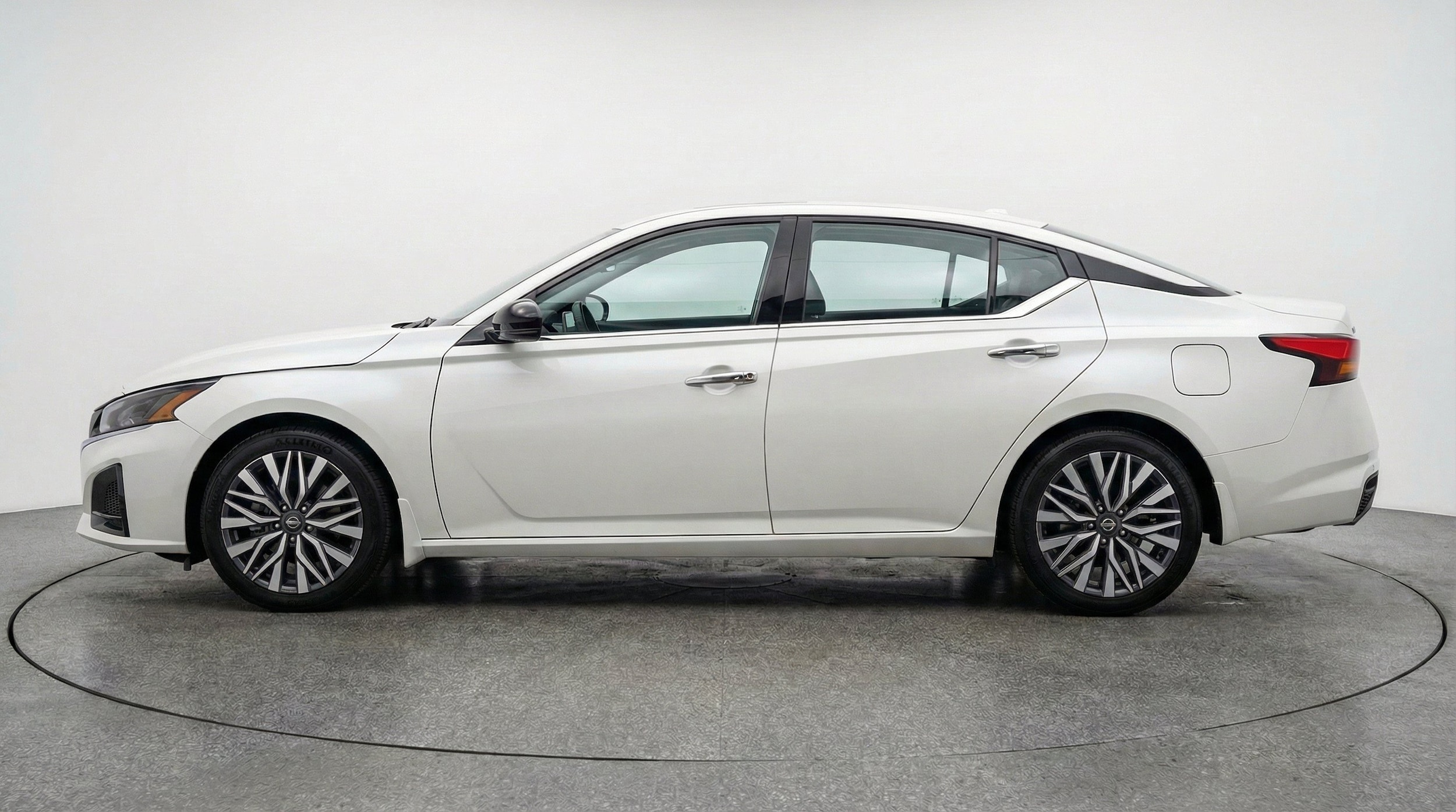 Thumbnail: 2025 Nissan Altima - 5