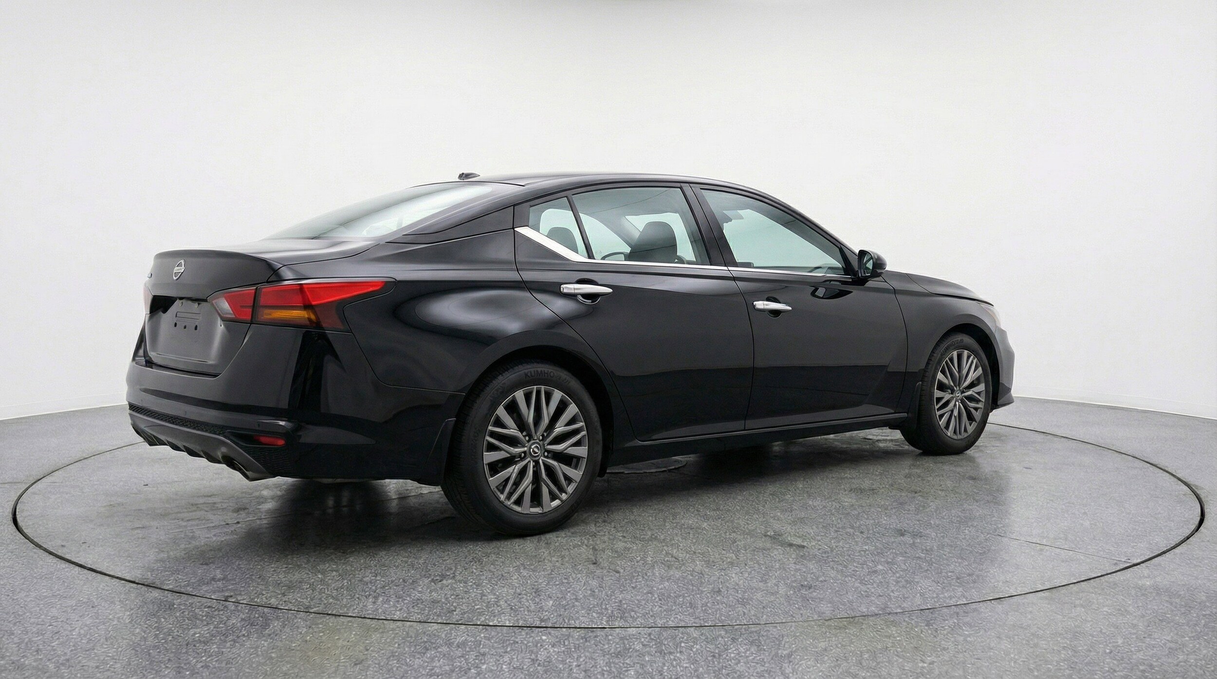 Thumbnail: 2025 Nissan Altima - 9