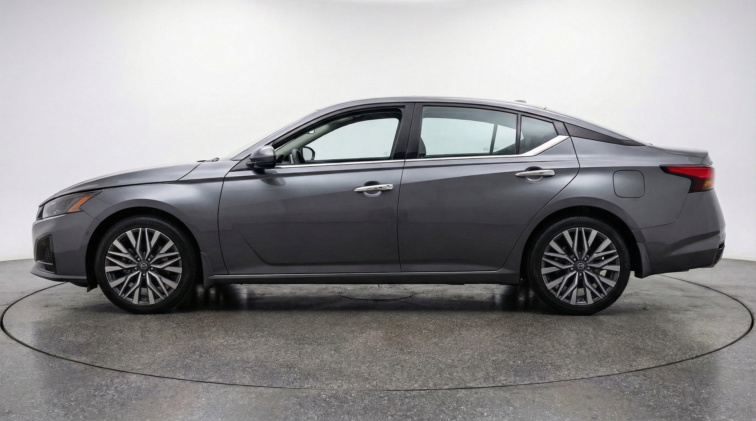 Thumbnail: 2025 Nissan Altima - 5