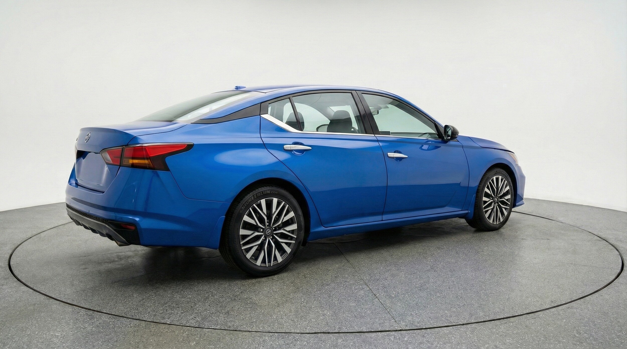 Thumbnail: 2025 Nissan Altima - 9