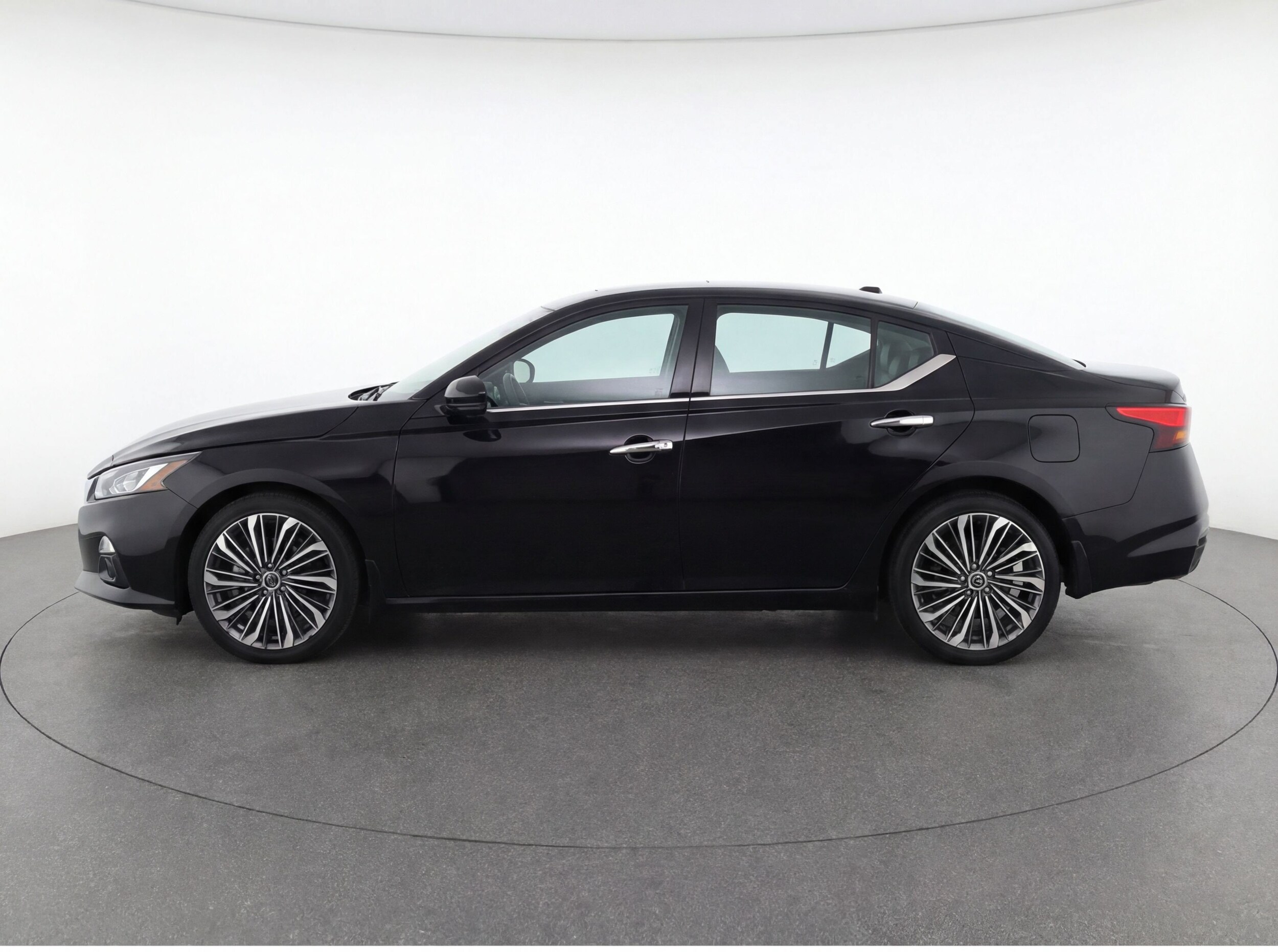 Thumbnail: 2024 Nissan Altima - 5