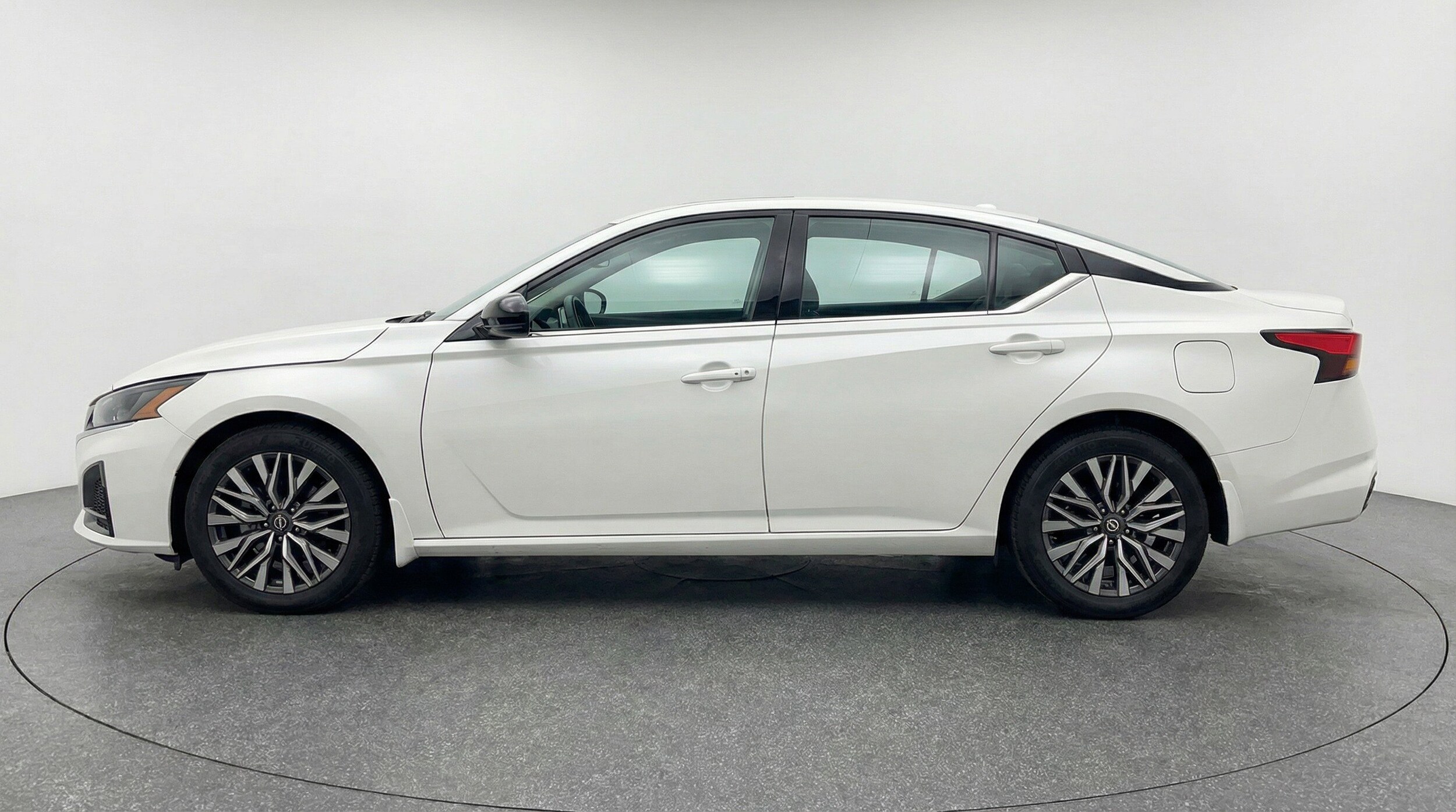 Thumbnail: 2025 Nissan Altima - 5