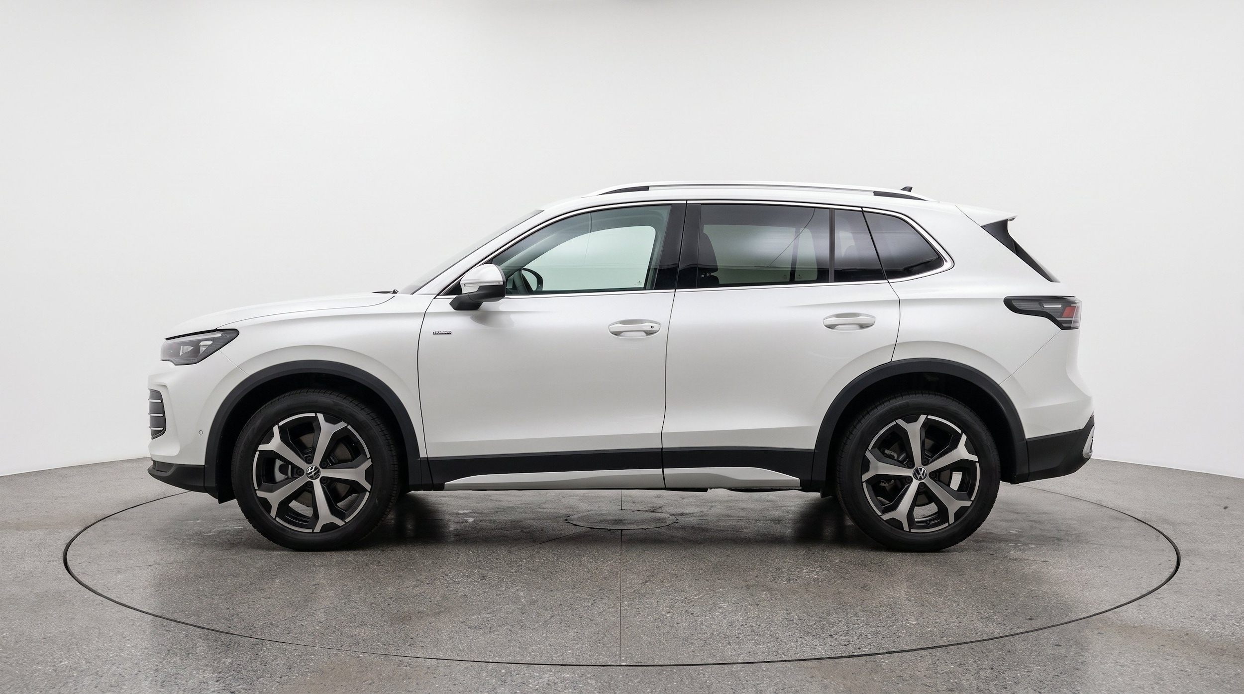 Thumbnail: 2026 Volkswagen Tiguan - 5