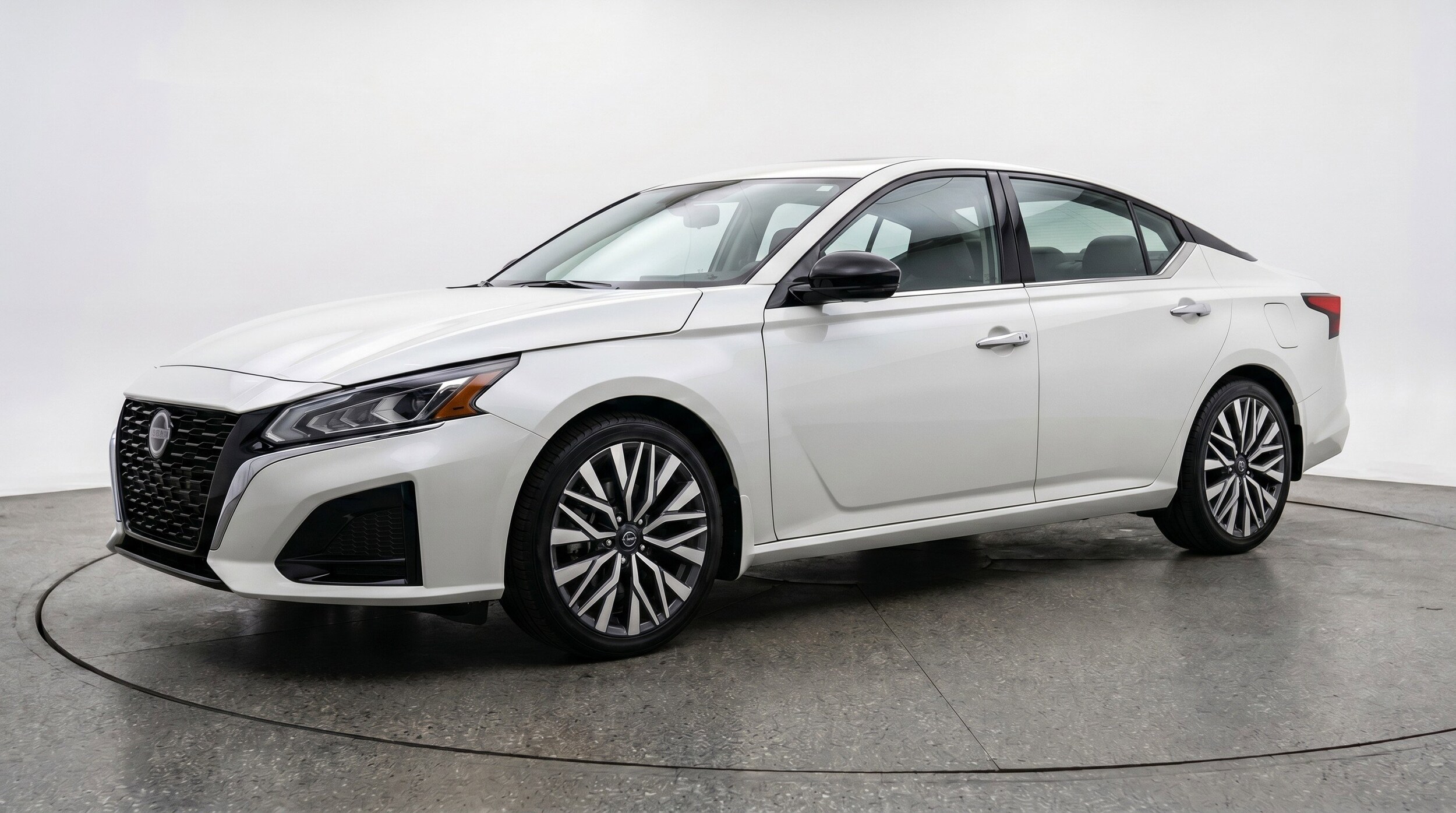 Thumbnail: 2025 Nissan Altima - 3