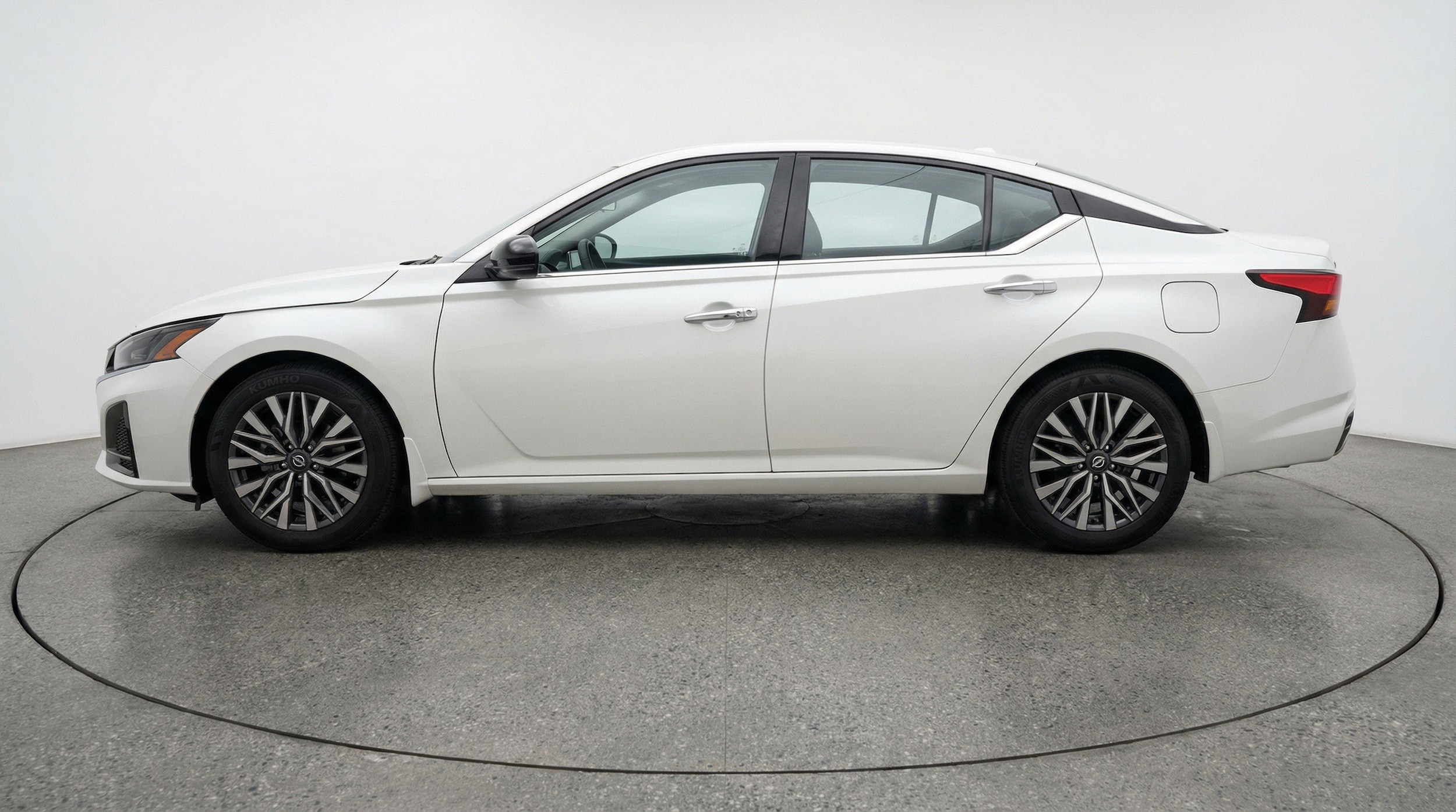 Thumbnail: 2025 Nissan Altima - 5