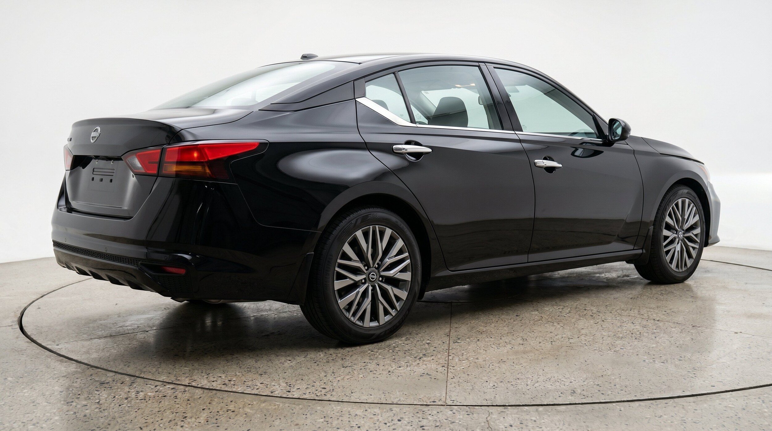 Thumbnail: 2025 Nissan Altima - 9
