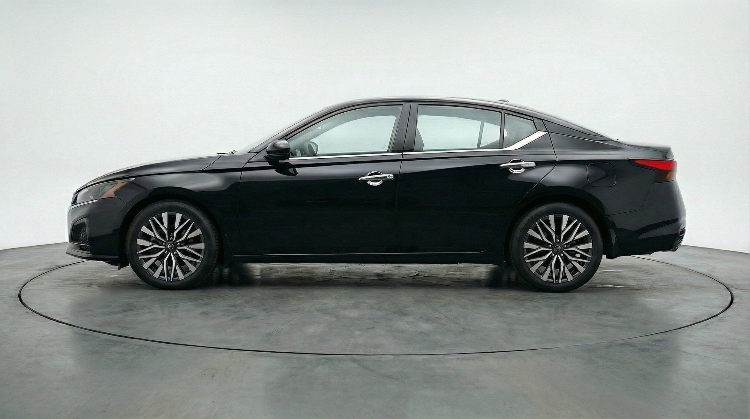 Thumbnail: 2025 Nissan Altima - 4