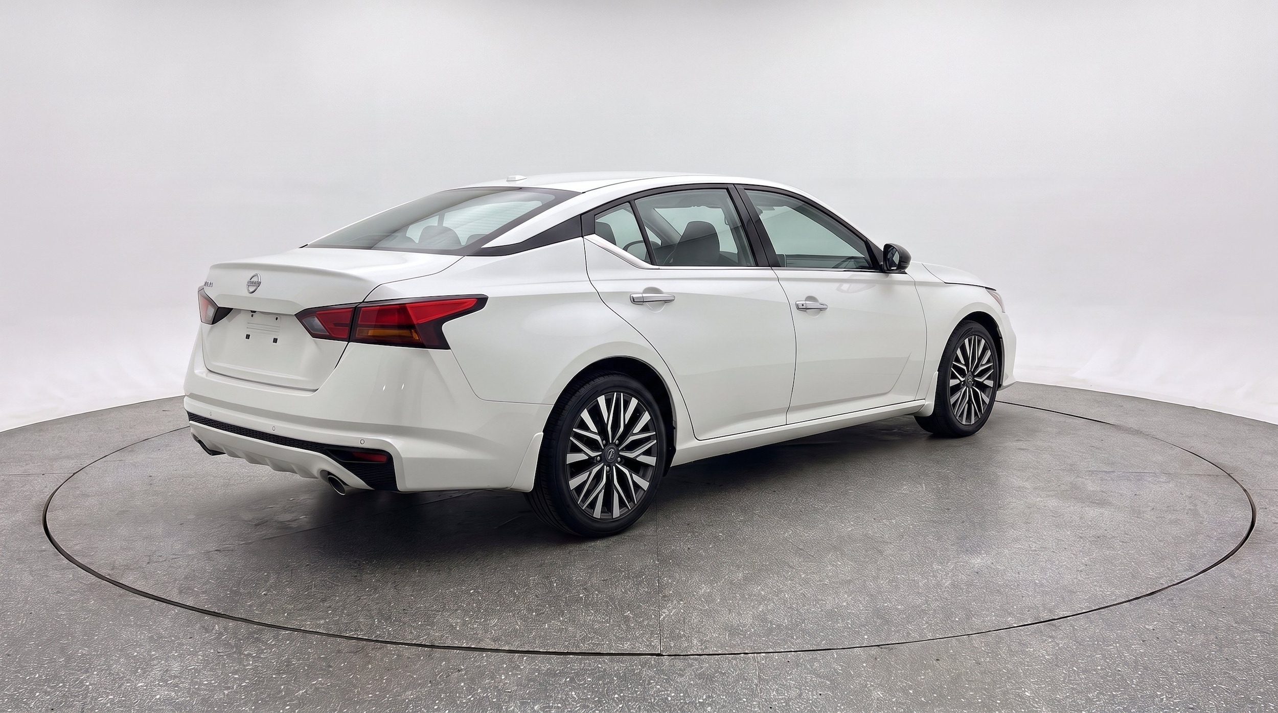 Thumbnail: 2025 Nissan Altima - 9