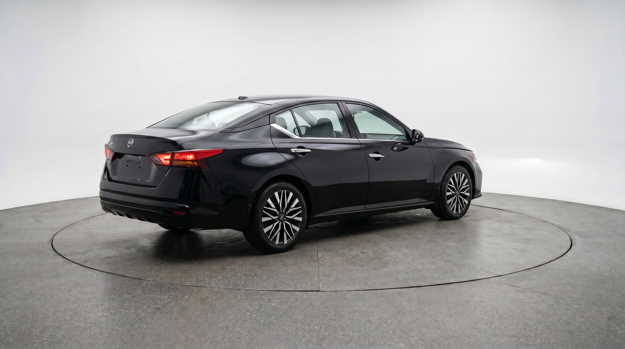 Thumbnail: 2025 Nissan Altima - 9