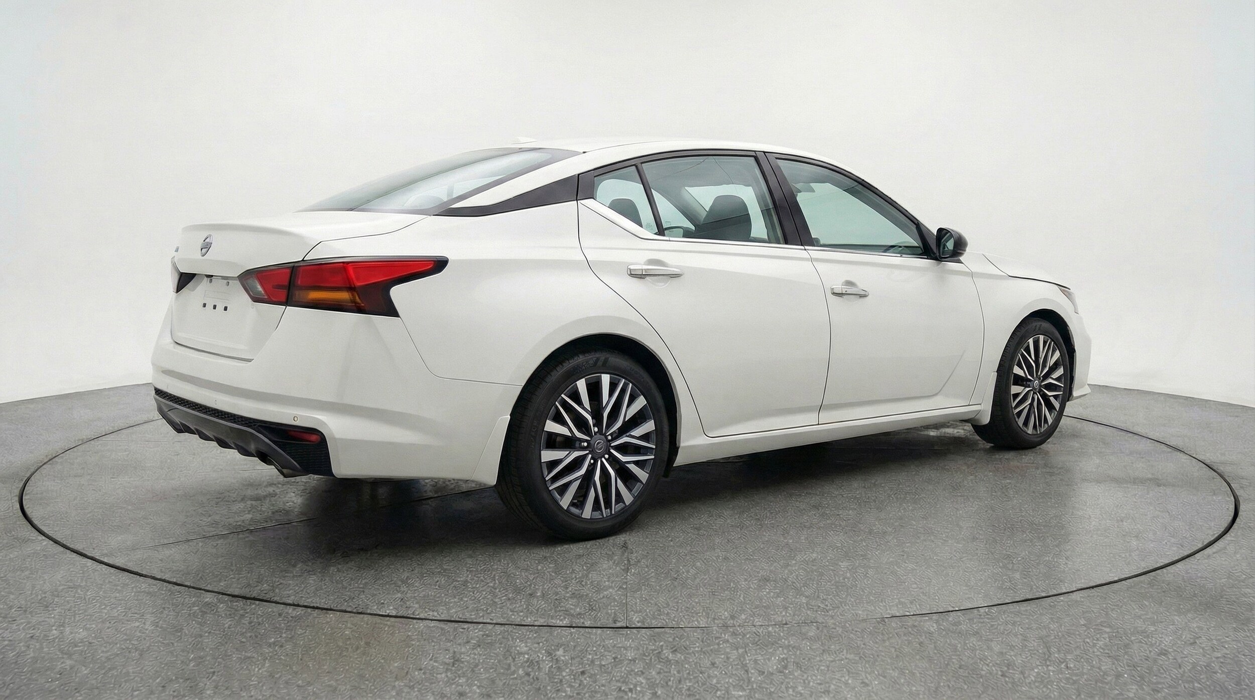 Thumbnail: 2025 Nissan Altima - 9