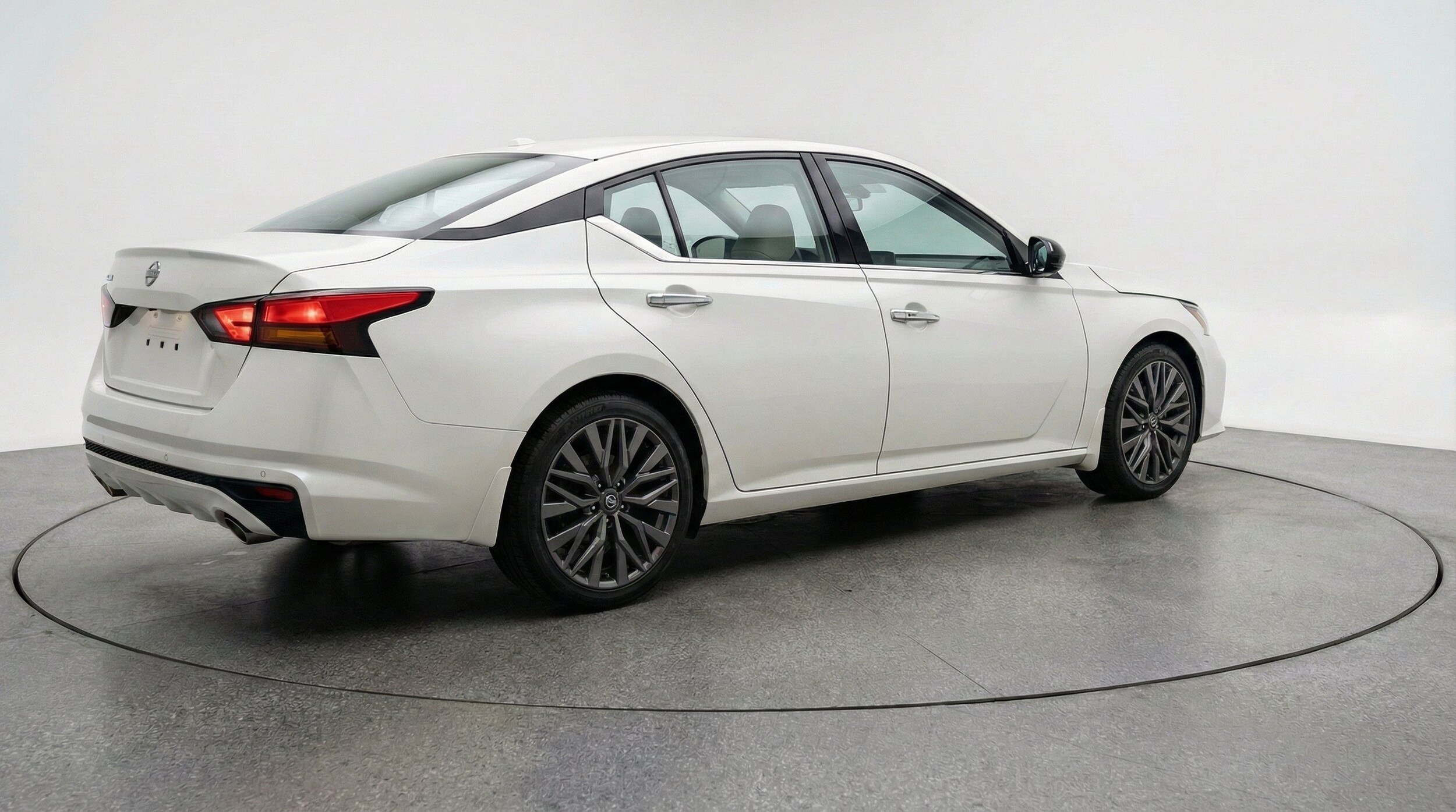 Thumbnail: 2025 Nissan Altima - 9