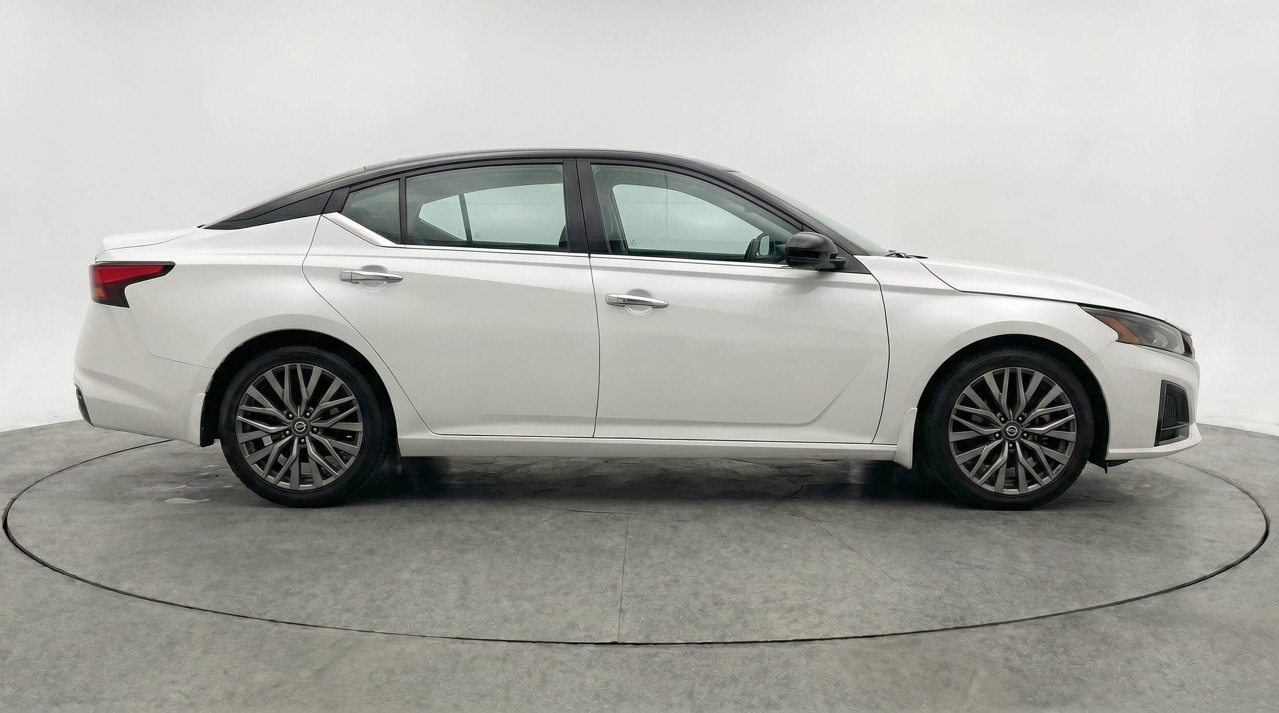 Thumbnail: 2025 Nissan Altima - 11