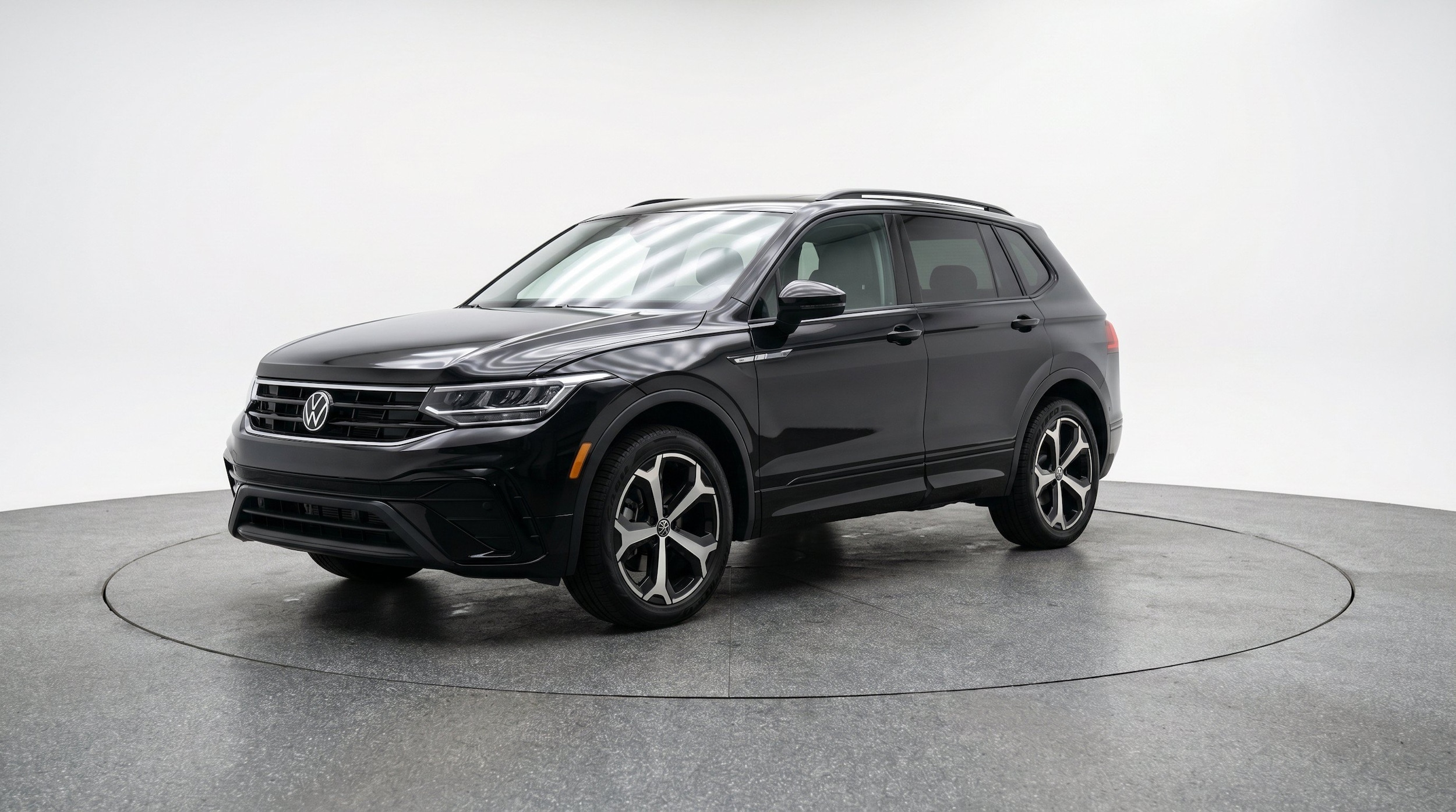 Thumbnail: 2026 Volkswagen Tiguan - 3