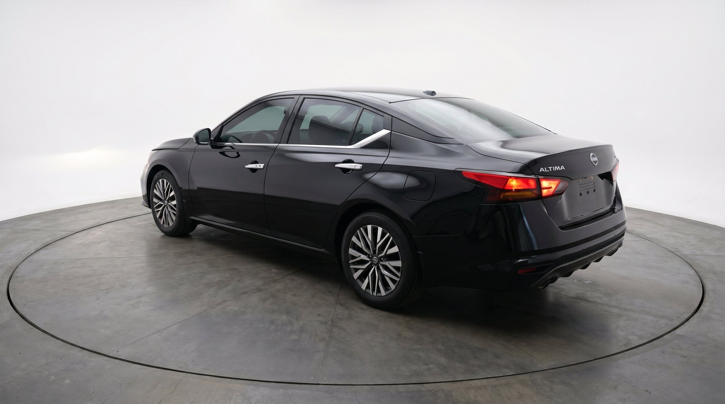 Thumbnail: 2025 Nissan Altima - 6