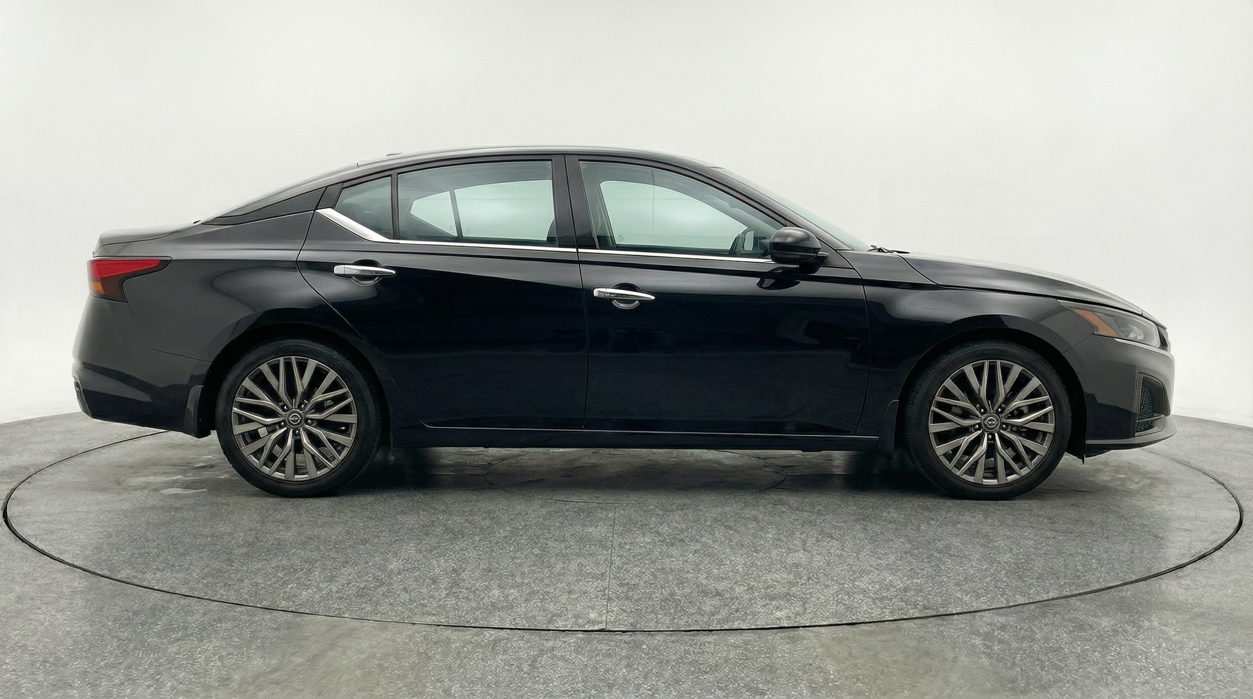 Thumbnail: 2025 Nissan Altima - 8