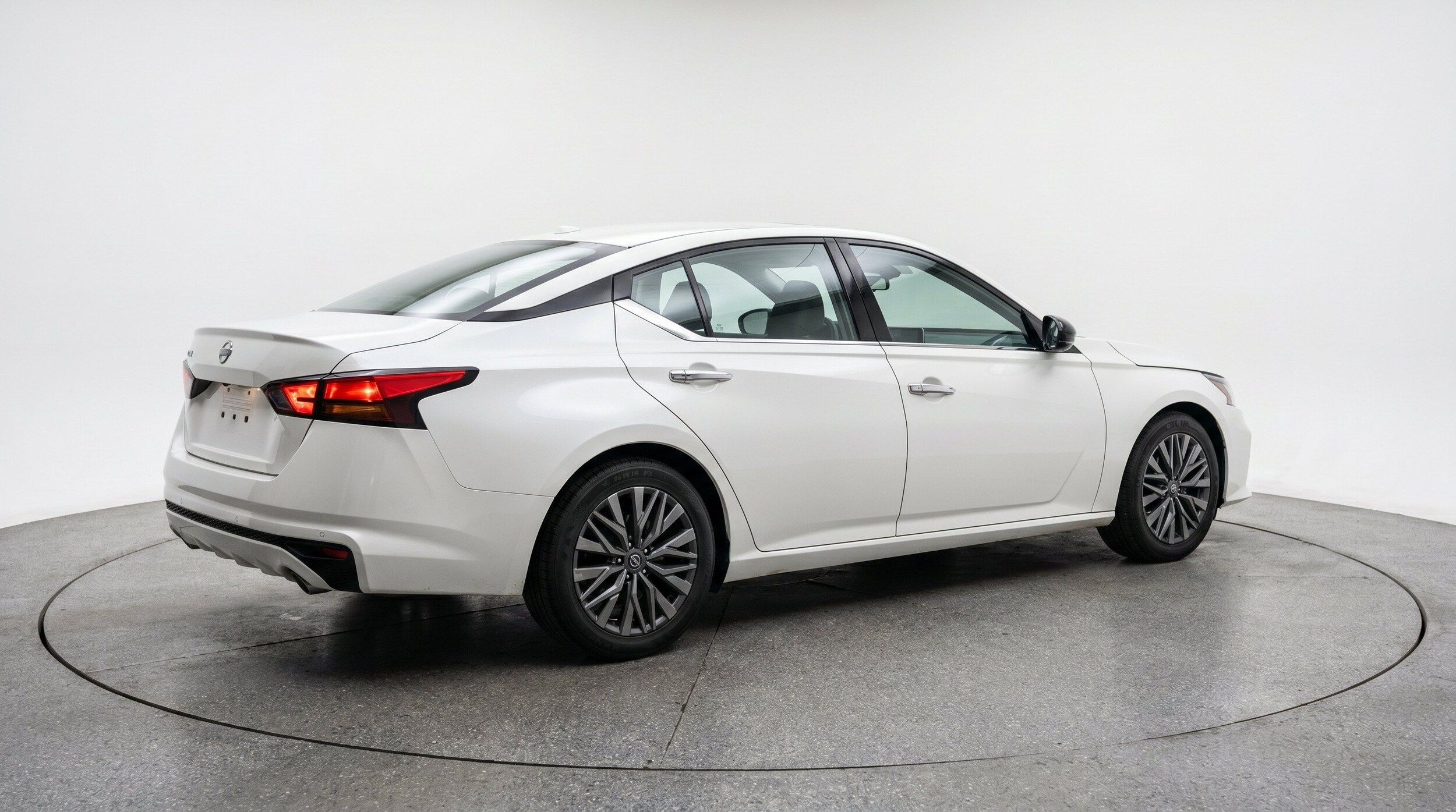 Thumbnail: 2025 Nissan Altima - 9