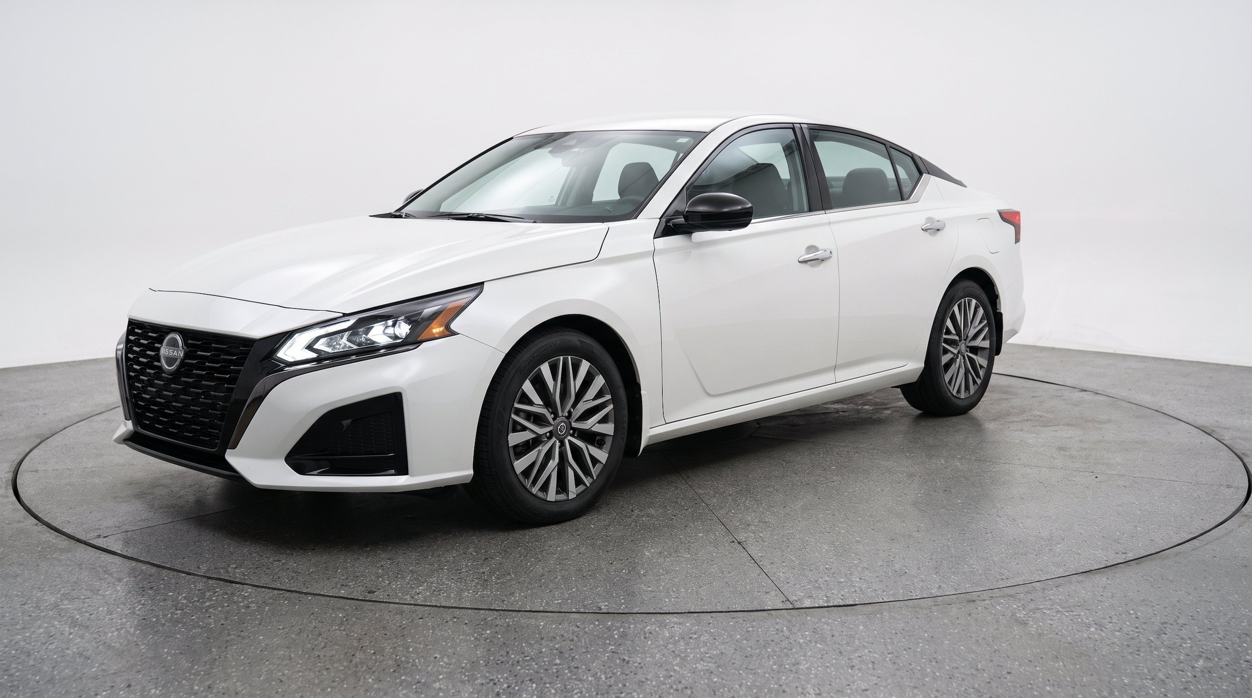Thumbnail: 2025 Nissan Altima - 3