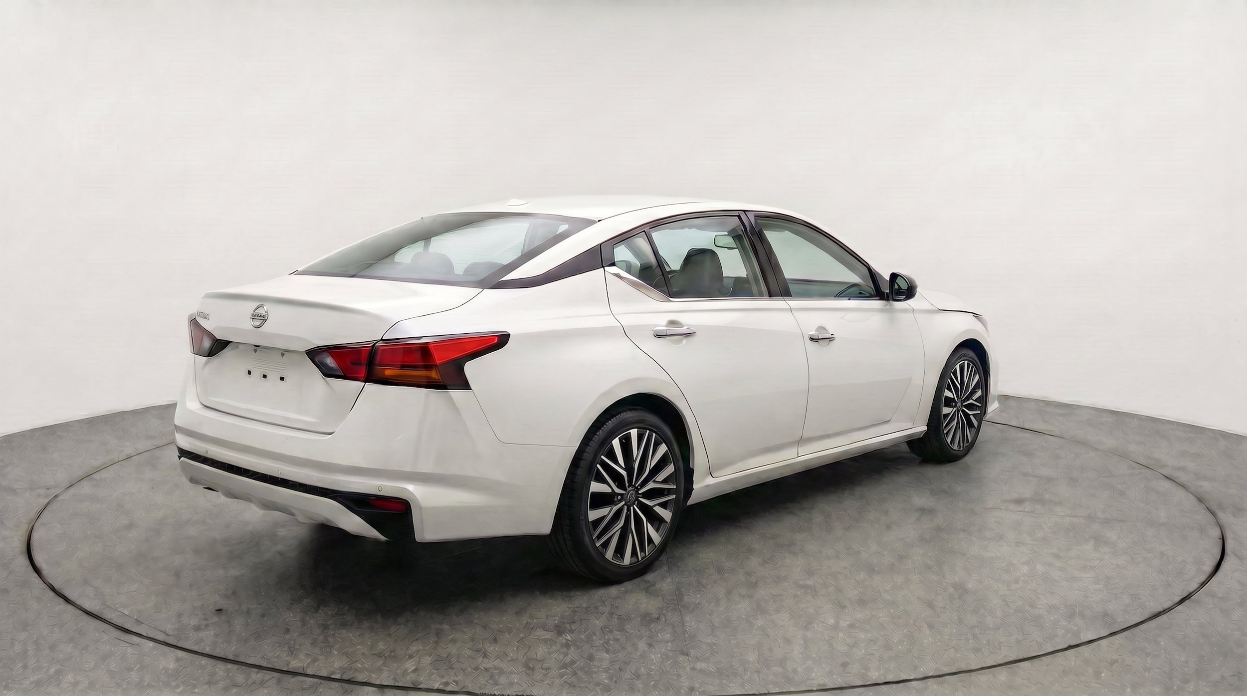 Thumbnail: 2025 Nissan Altima - 9