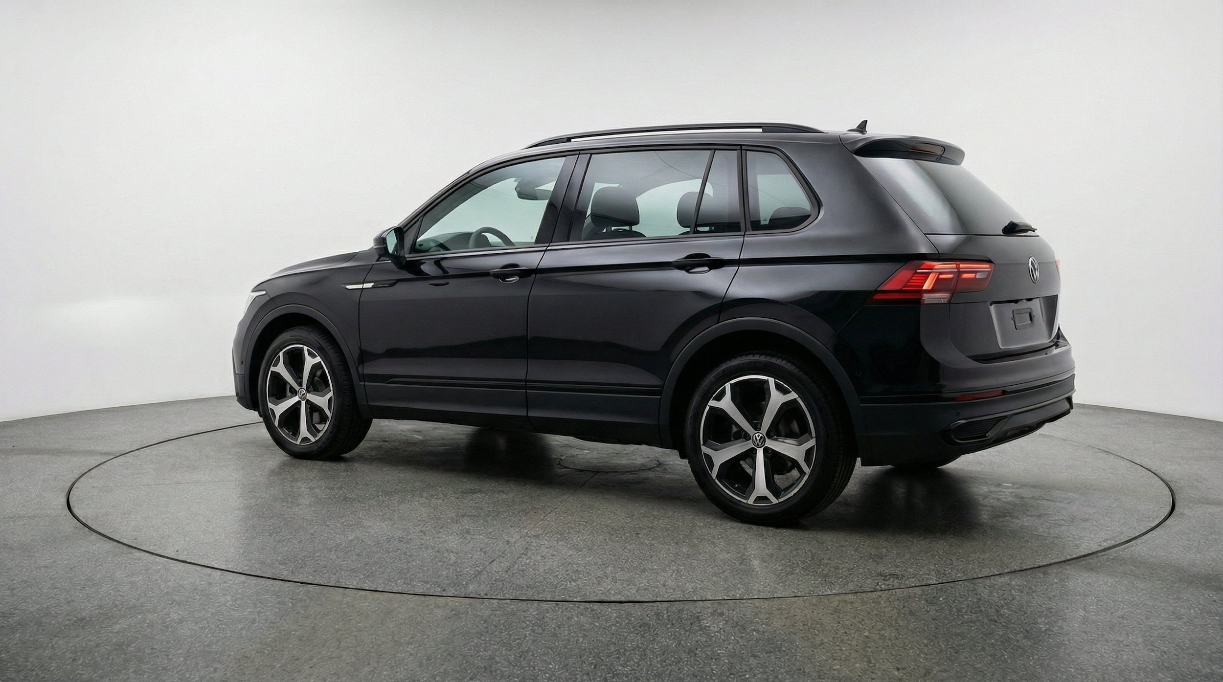 Thumbnail: 2026 Volkswagen Tiguan - 6