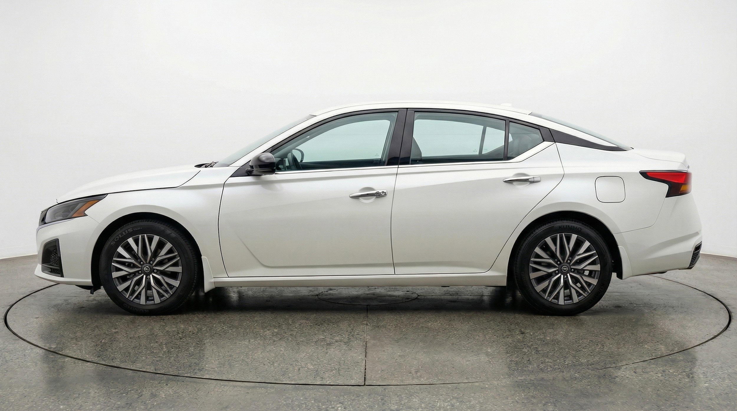 Thumbnail: 2025 Nissan Altima - 5