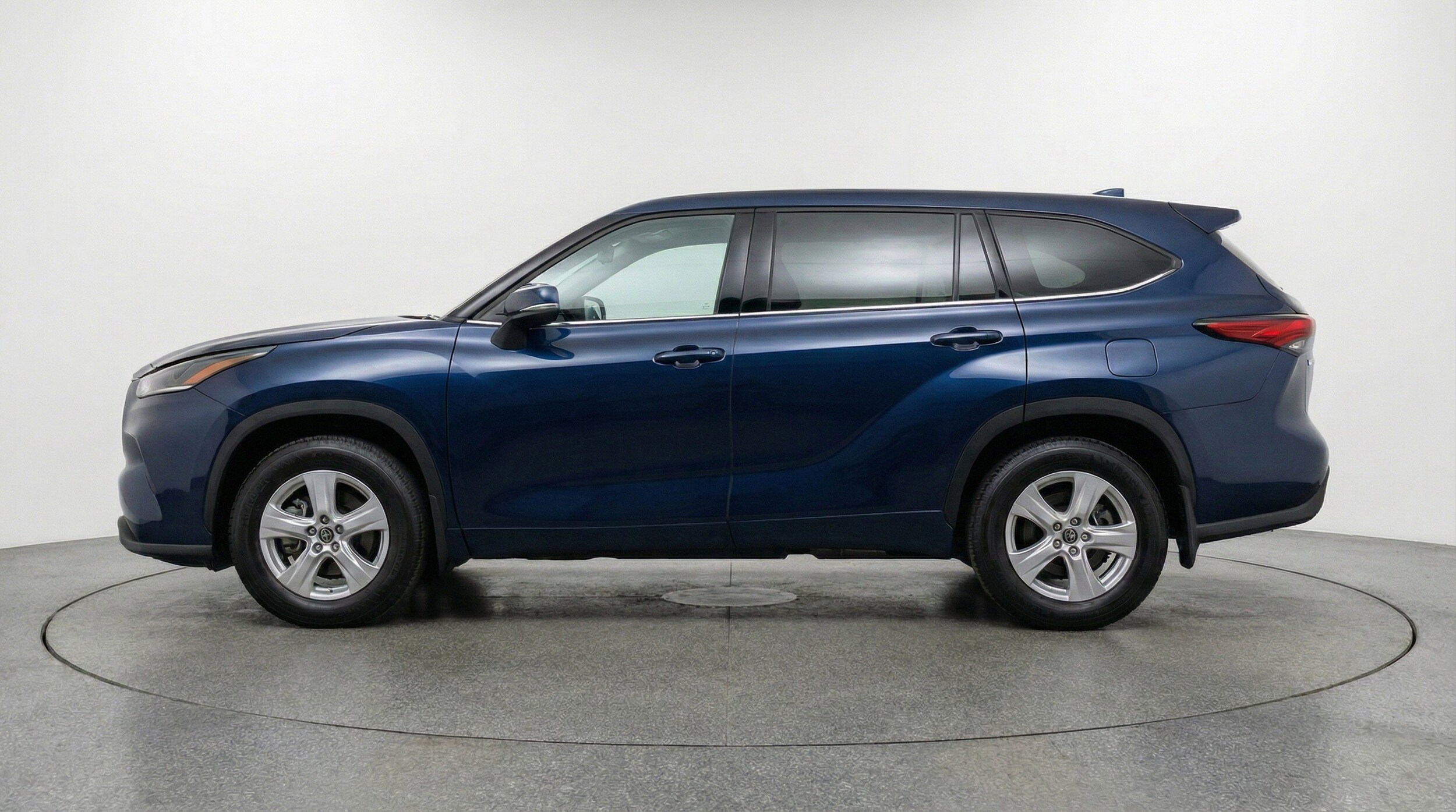 Thumbnail: 2025 Toyota Highlander - 5