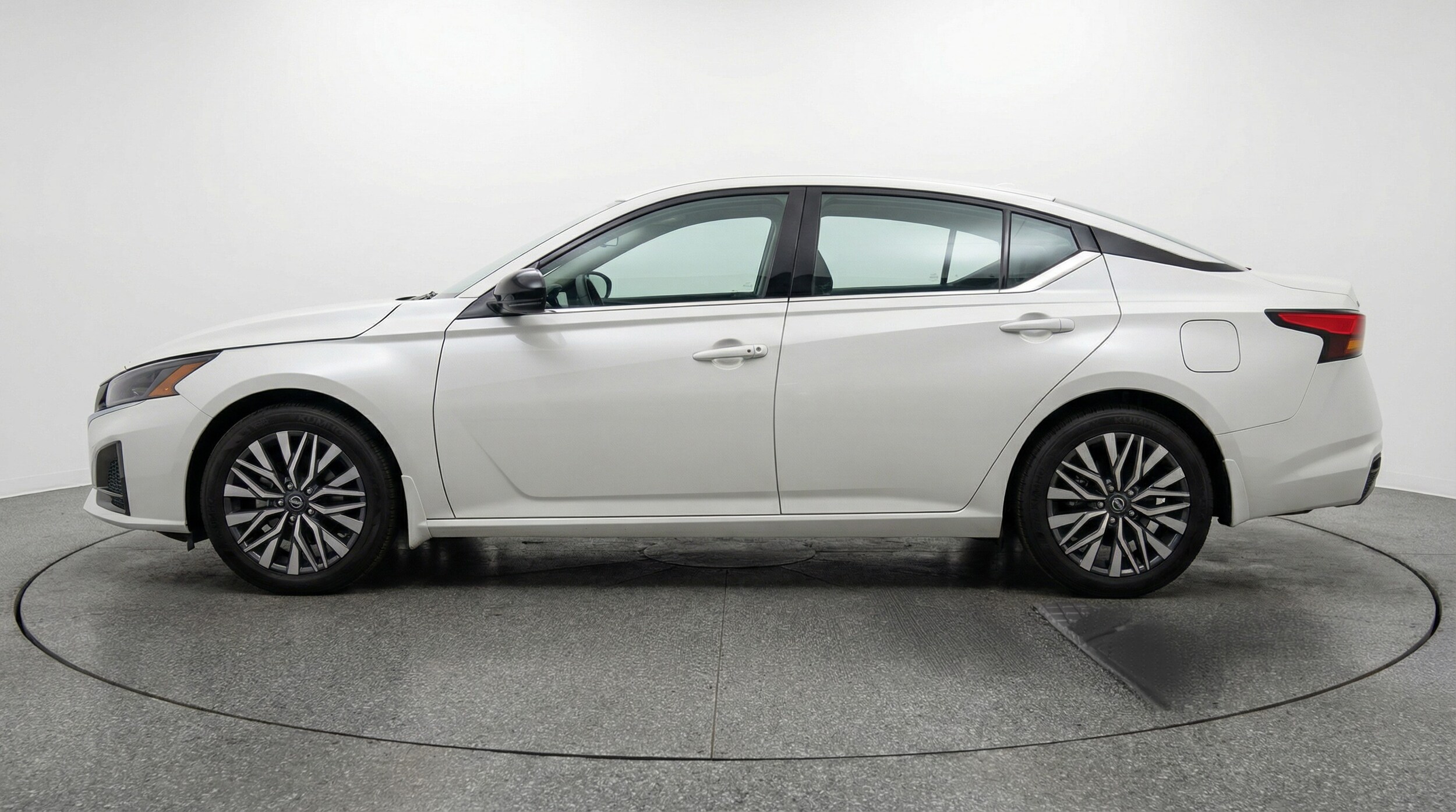 Thumbnail: 2025 Nissan Altima - 4