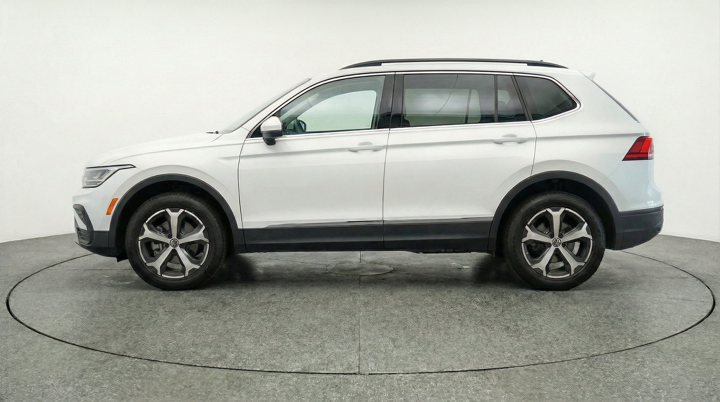 Thumbnail: 2026 Volkswagen Tiguan - 5