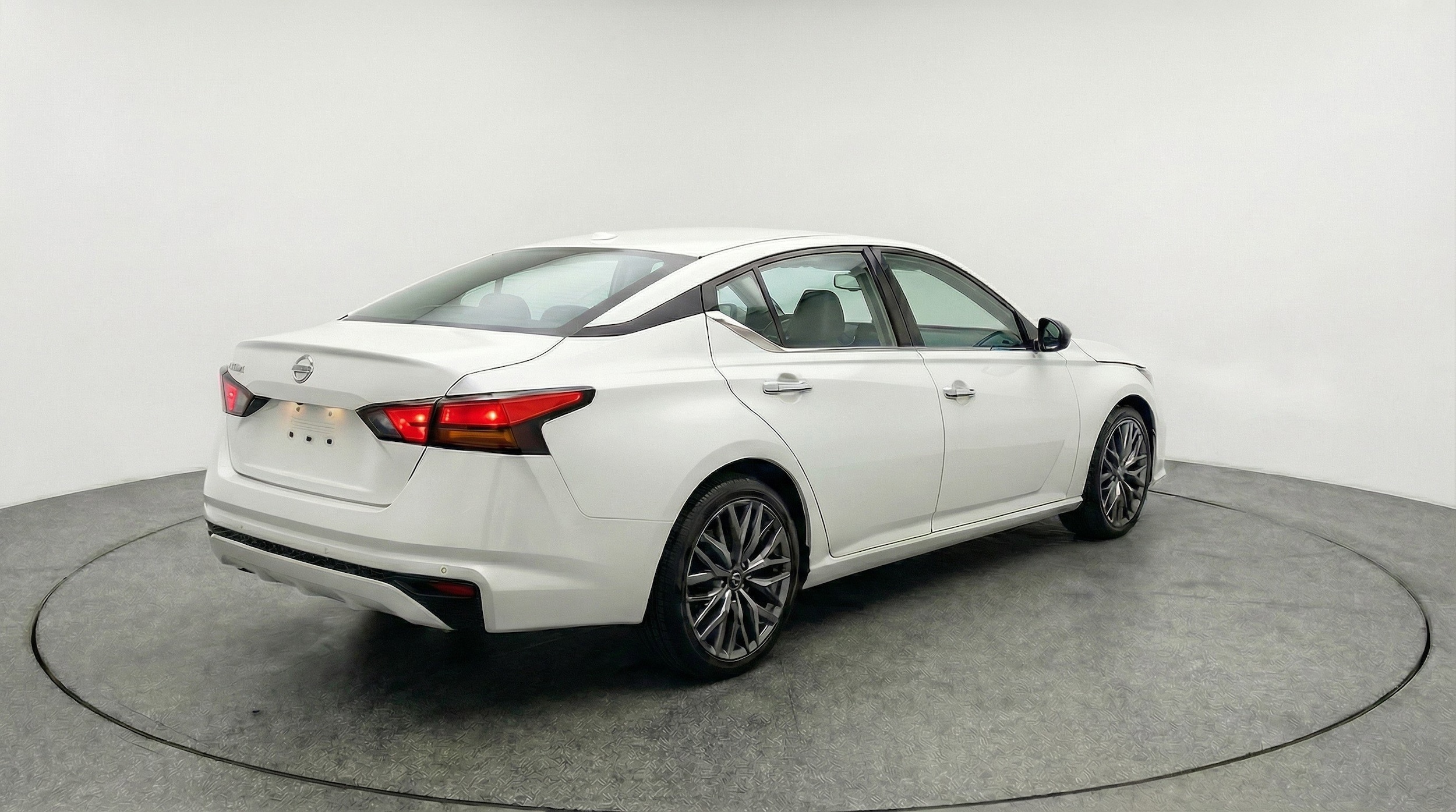 Thumbnail: 2025 Nissan Altima - 9
