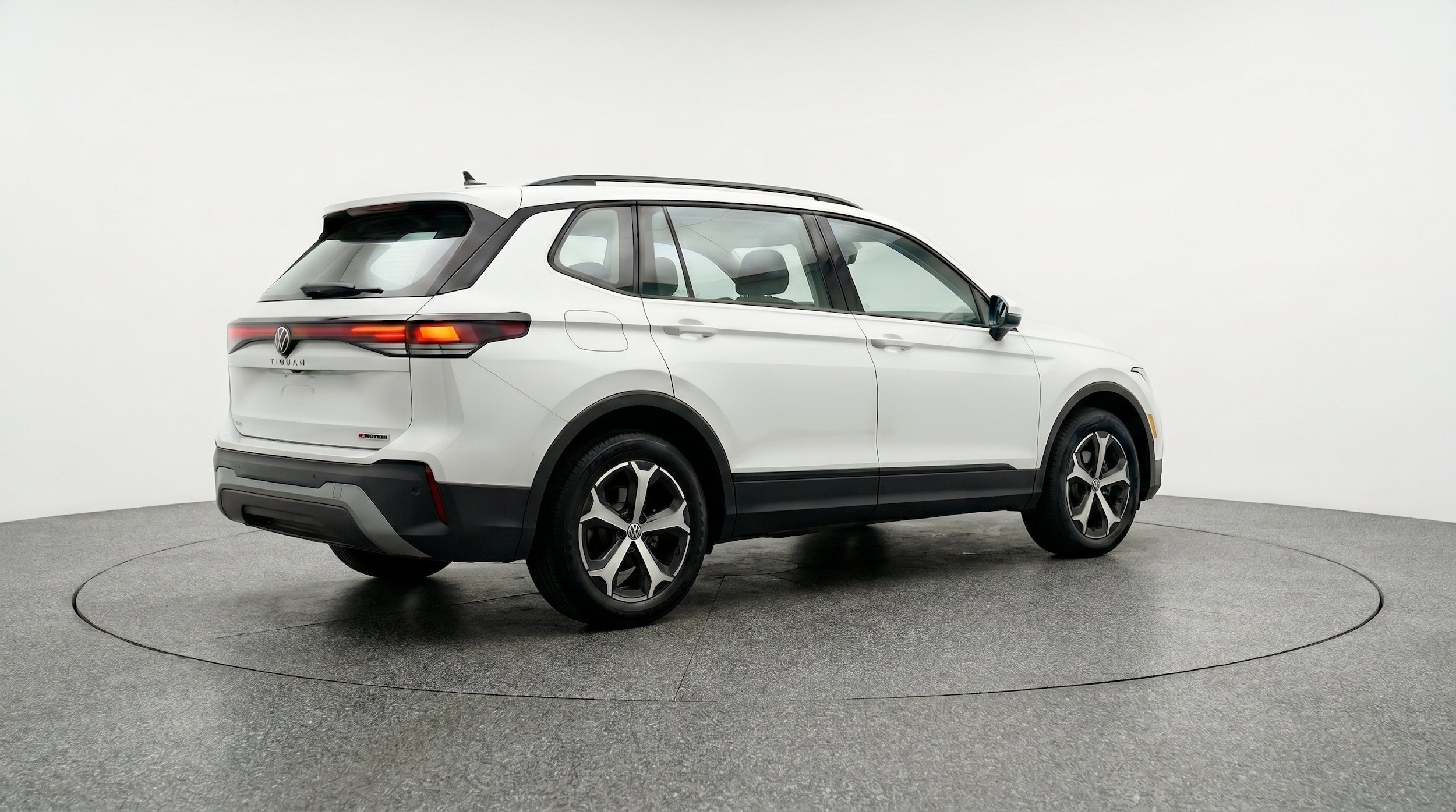 Thumbnail: 2026 Volkswagen Tiguan - 9