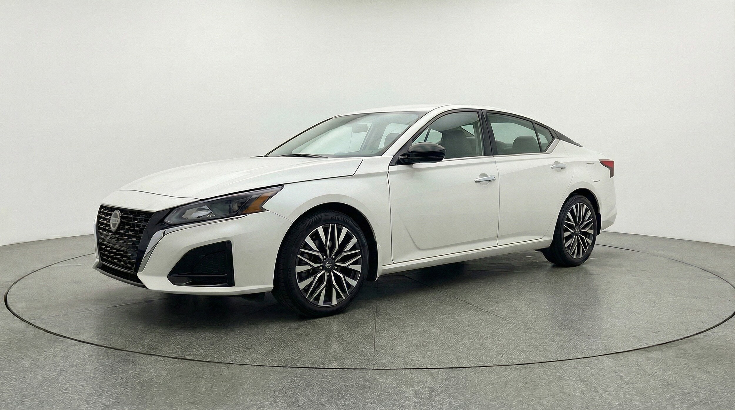 Thumbnail: 2025 Nissan Altima - 3