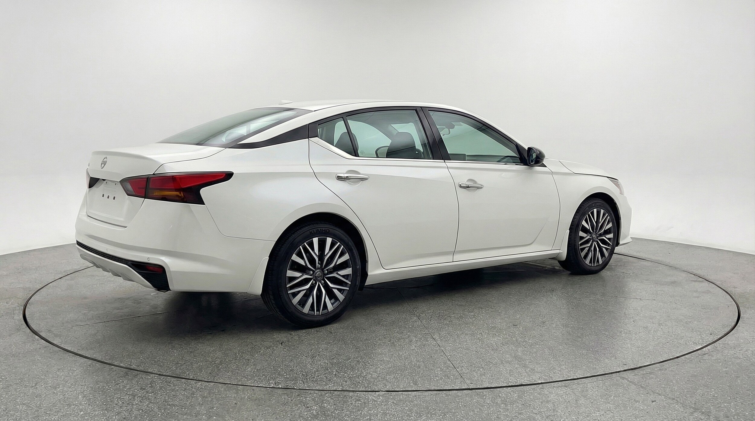 Thumbnail: 2025 Nissan Altima - 9