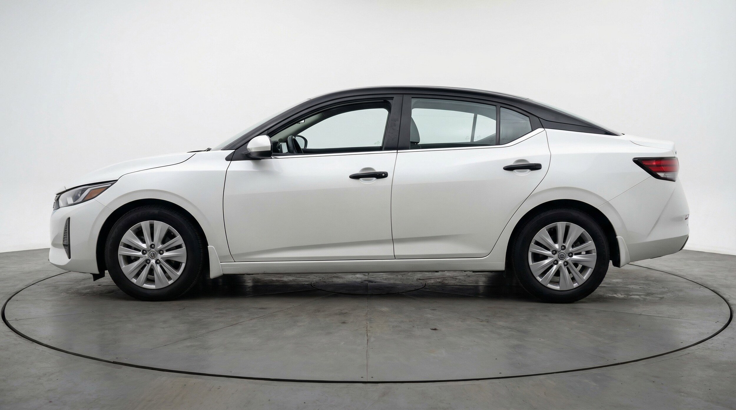 Thumbnail: 2025 Nissan Sentra - 5