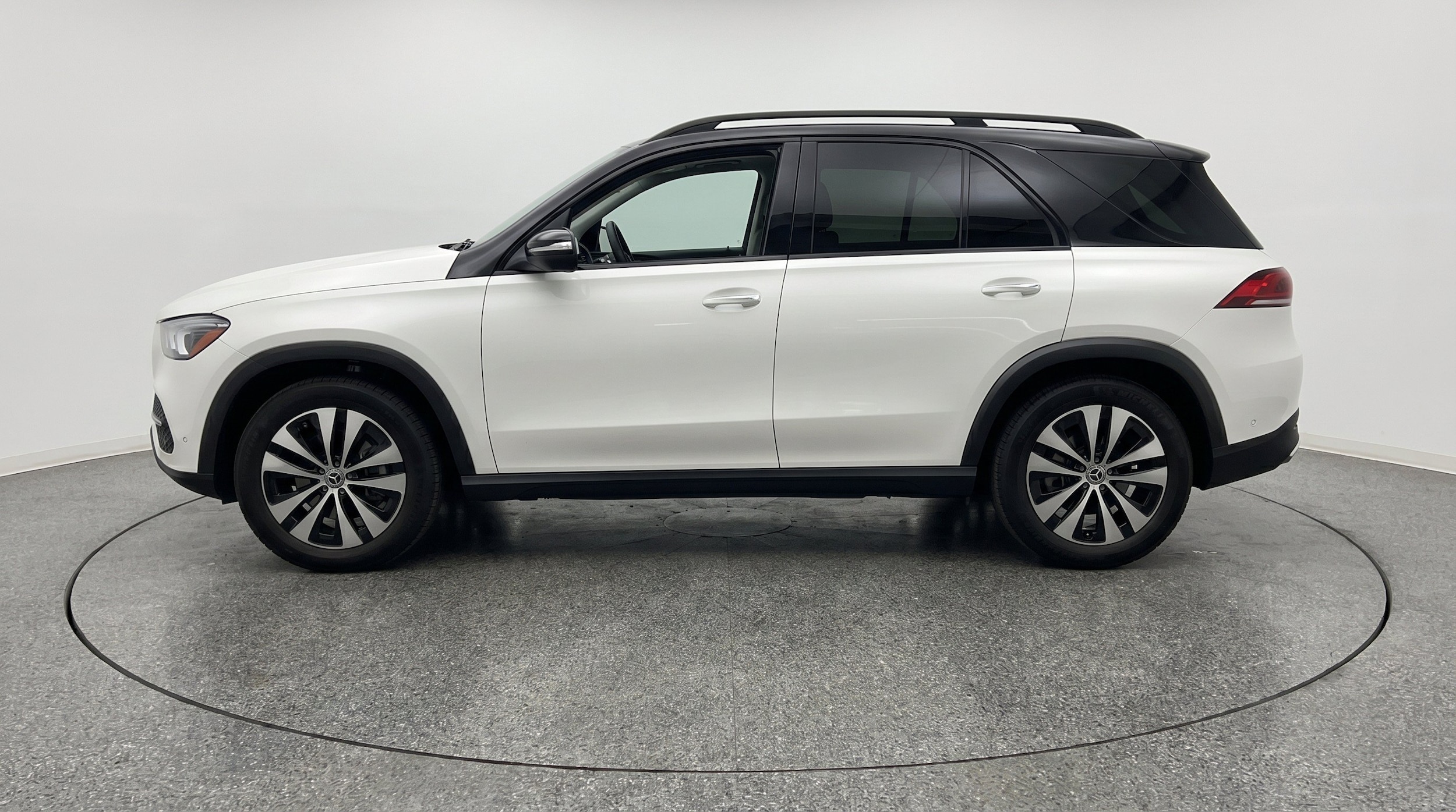 Thumbnail: 2026 Mercedes-Benz GLE - 5