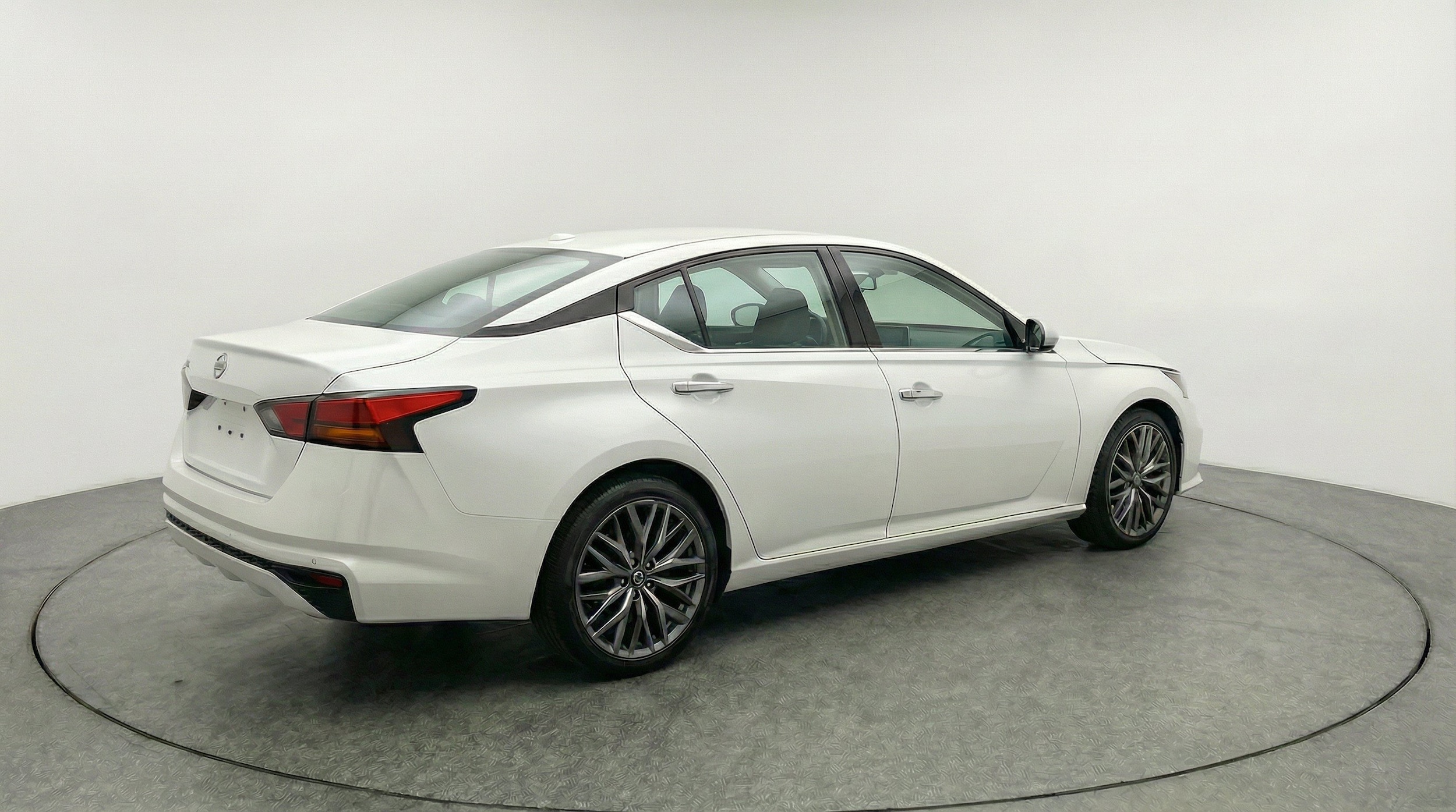 Thumbnail: 2025 Nissan Altima - 9