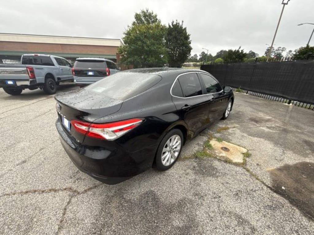 Used 2018 Toyota Camry LE Sedan