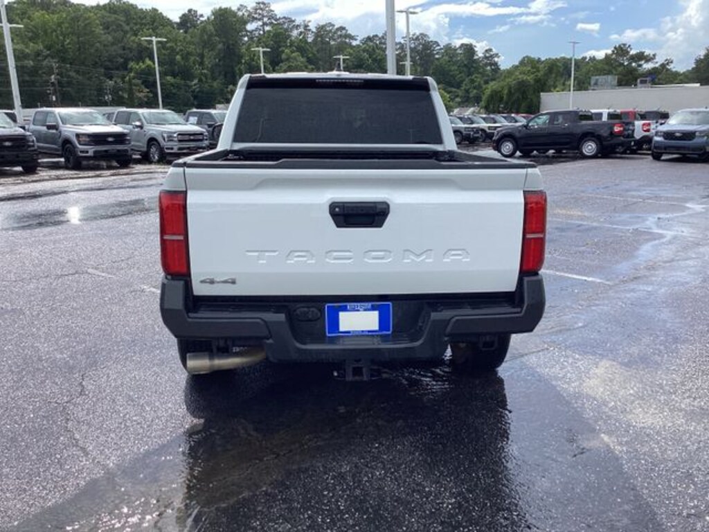 Used 2024 Toyota Tacoma SR Truck Double Cab