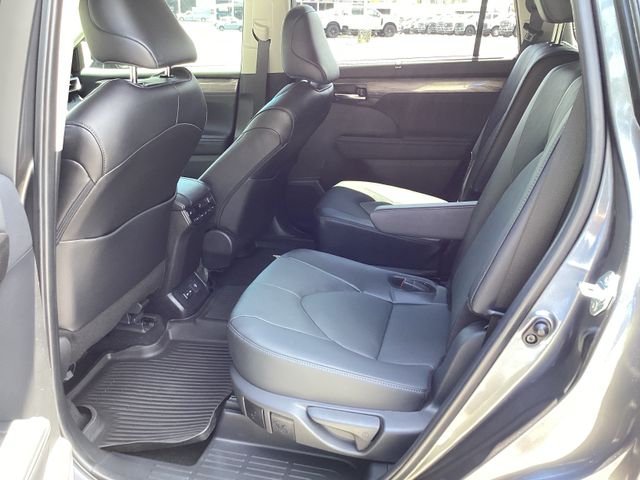 2024 Toyota Highlander Platinum - Photo 16