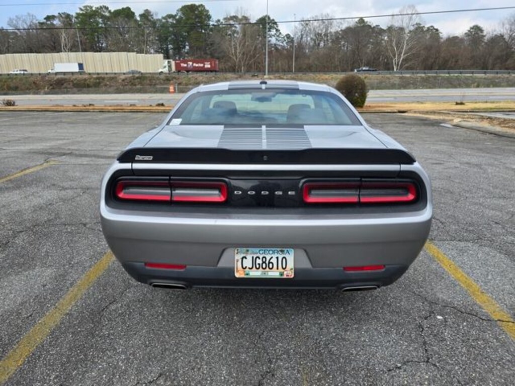 Used 2016 Dodge Challenger SXT Coupe